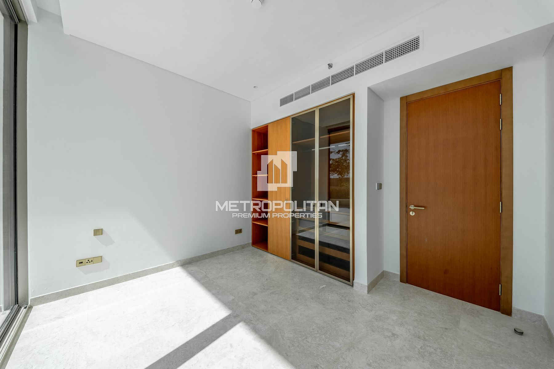 Stunning 2BR | Beachfront | Prime Location
