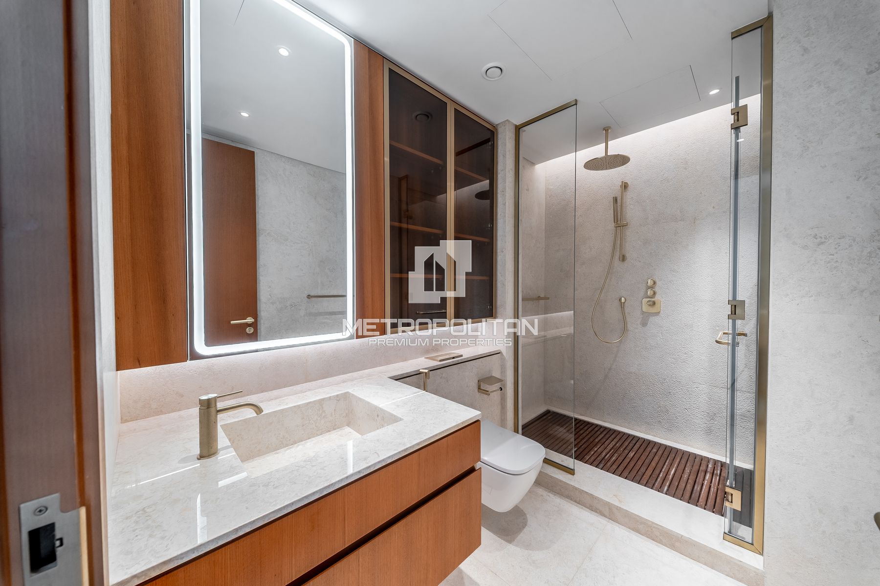 Stunning 2BR | Beachfront | Prime Location