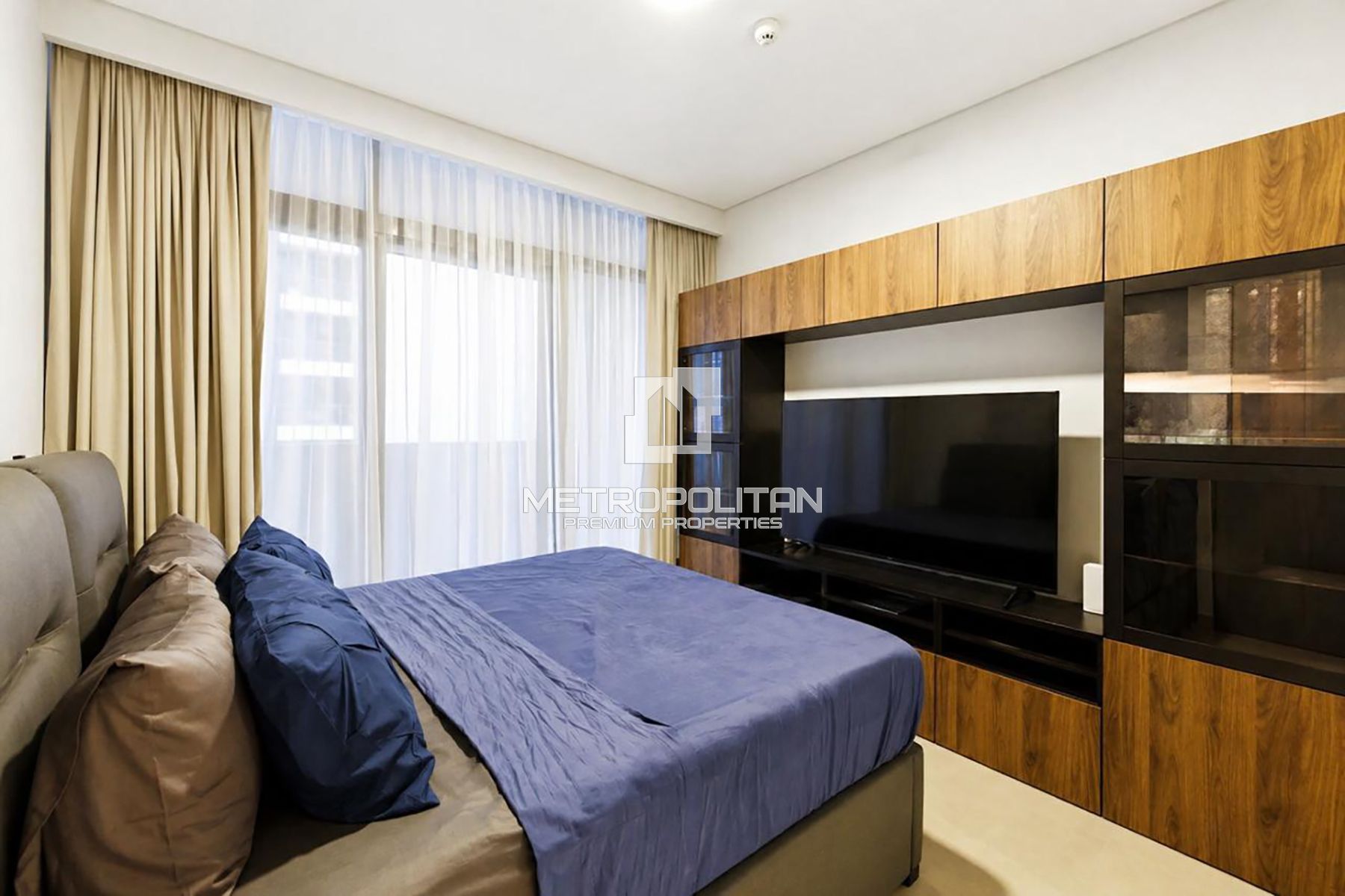 Bright 1BR | Premium Tower | Great Investment