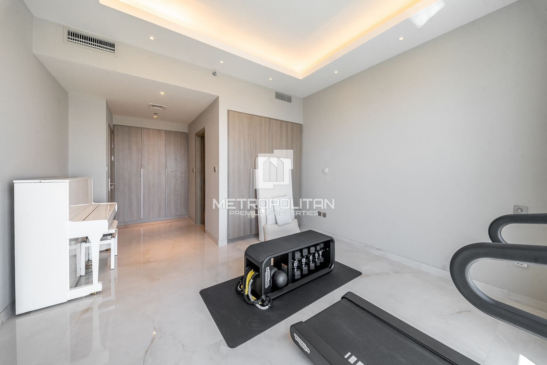 Vacant | Luxury Living | Marina and Skyline Views