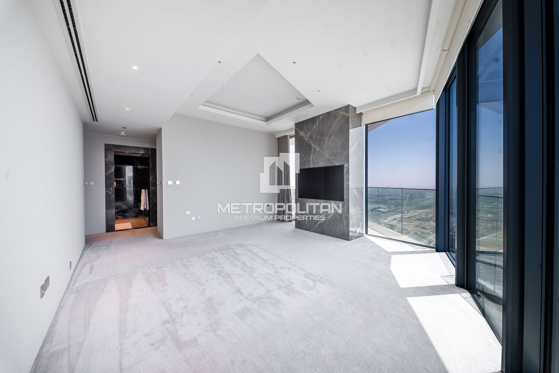 Vacant | Luxury Living | Marina and Skyline Views