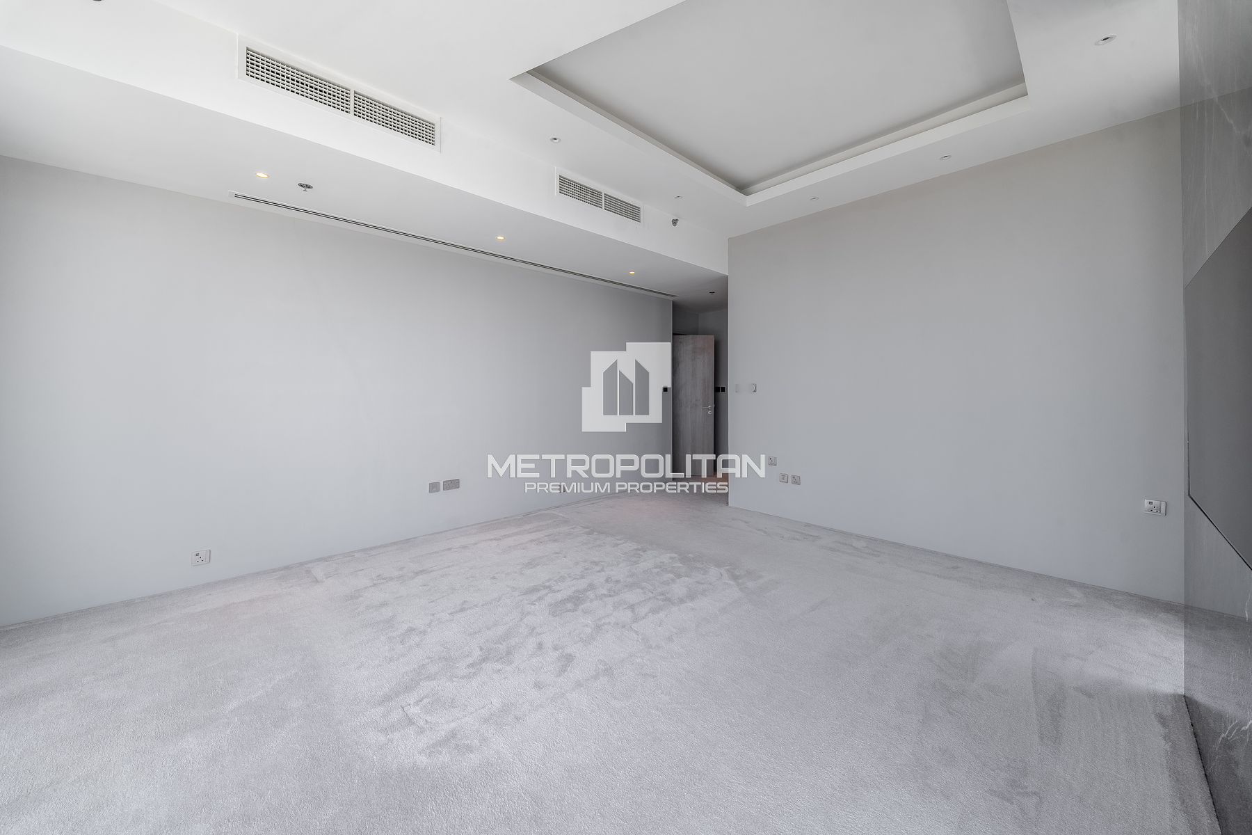 Vacant | Luxury Living | Marina and Skyline Views
