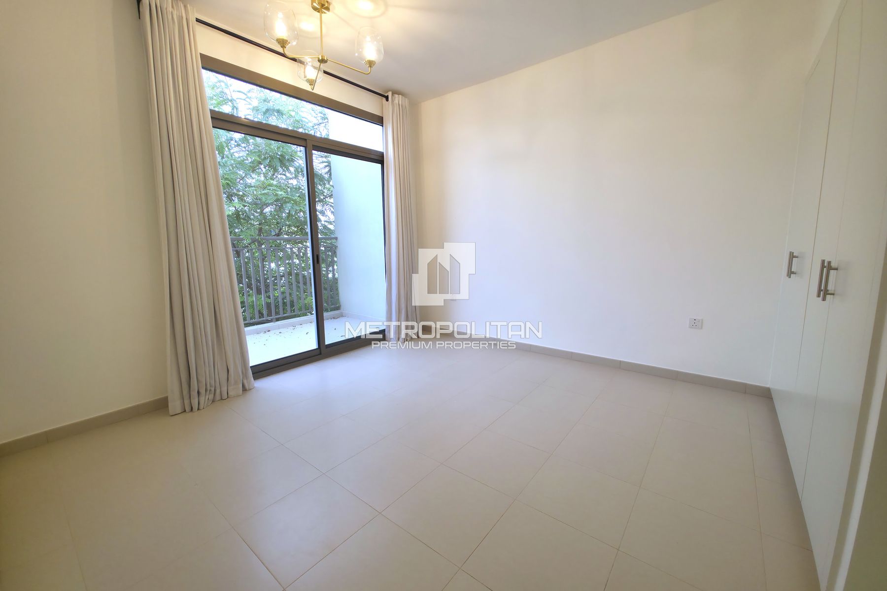 3BR Townhouse for Sale in Town Square – MPS-49140