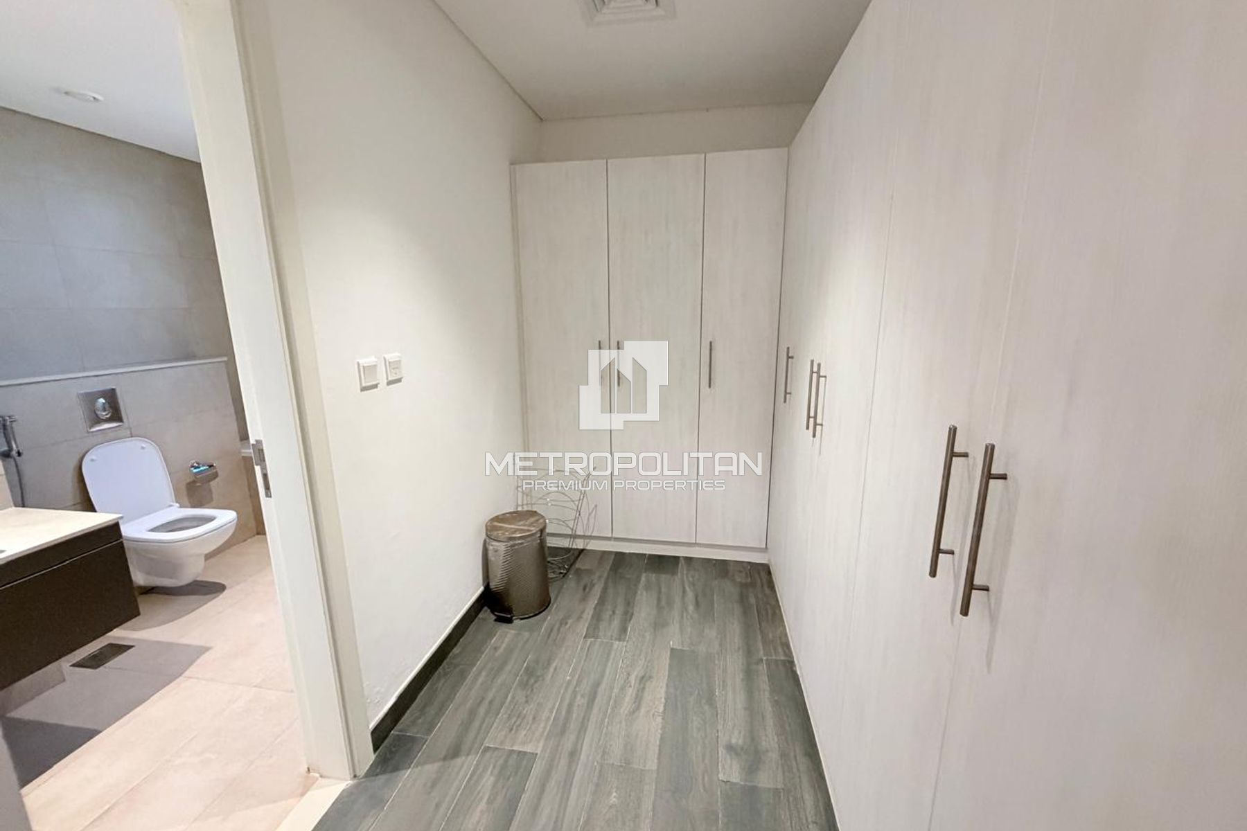 Furnished Luxurious 5BR Villa | NASMA RESIDENSE