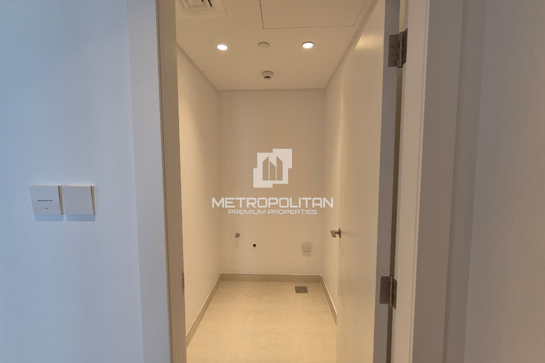 1BR Apartment for Sale in Jumeirah – MPS-49261