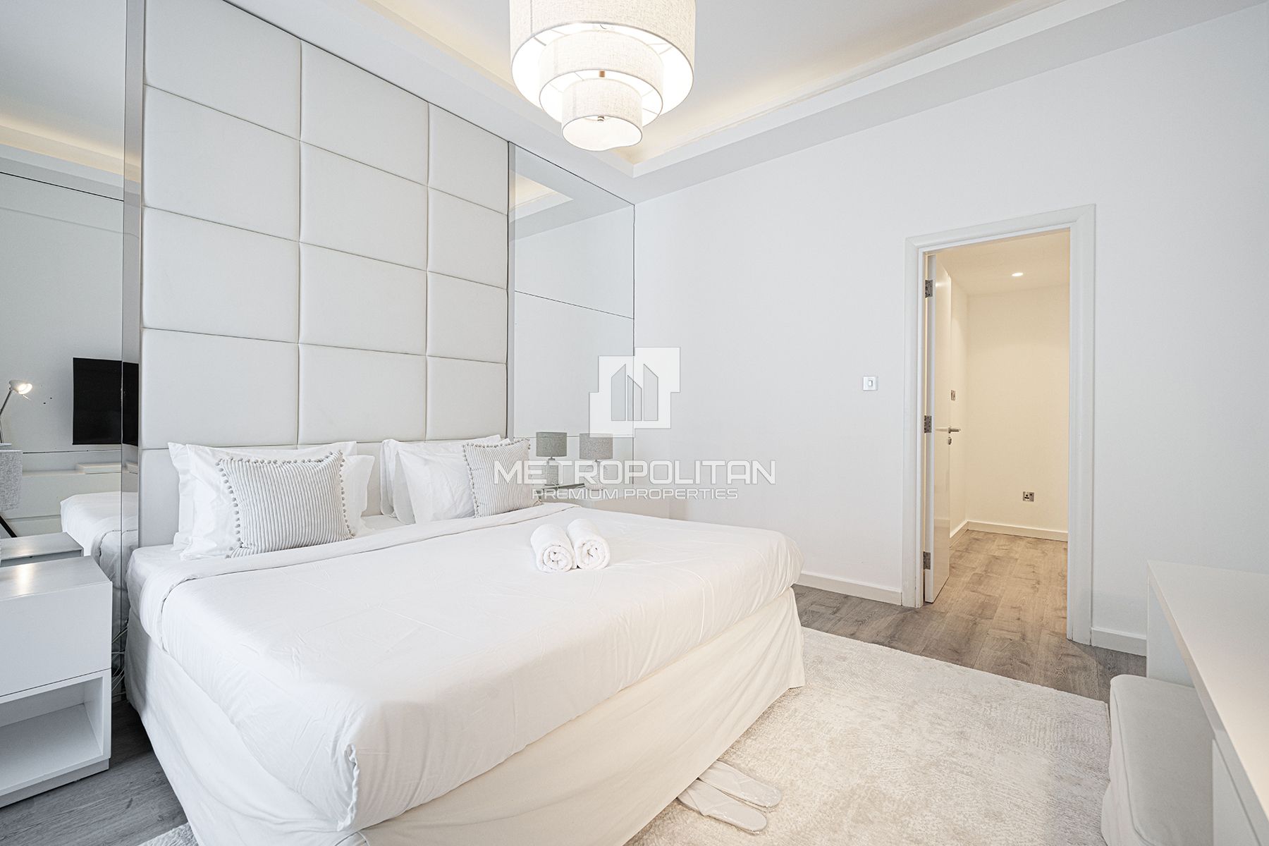 Spacious Duplex Residence | Bright  Marina View |