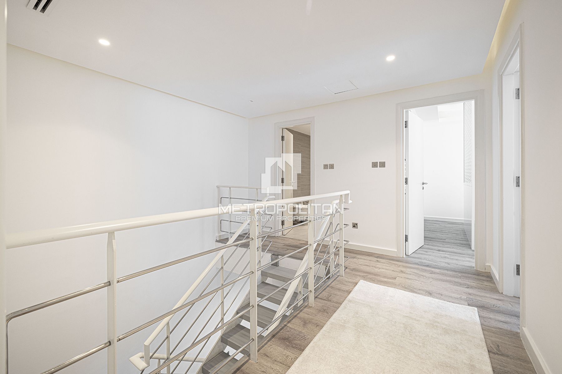 Spacious Duplex Residence | Bright  Marina View |