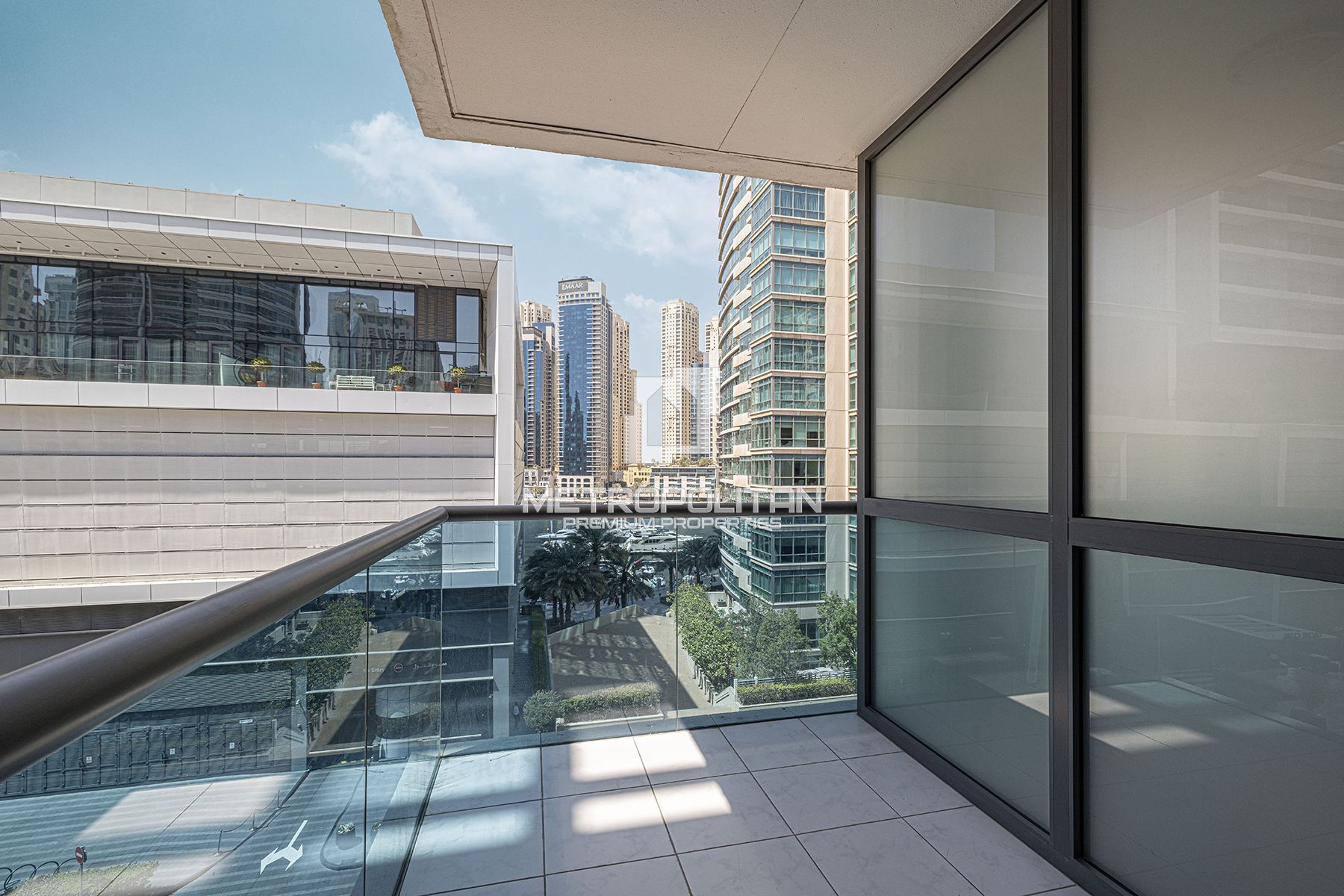 Spacious Duplex Residence | Bright  Marina View |