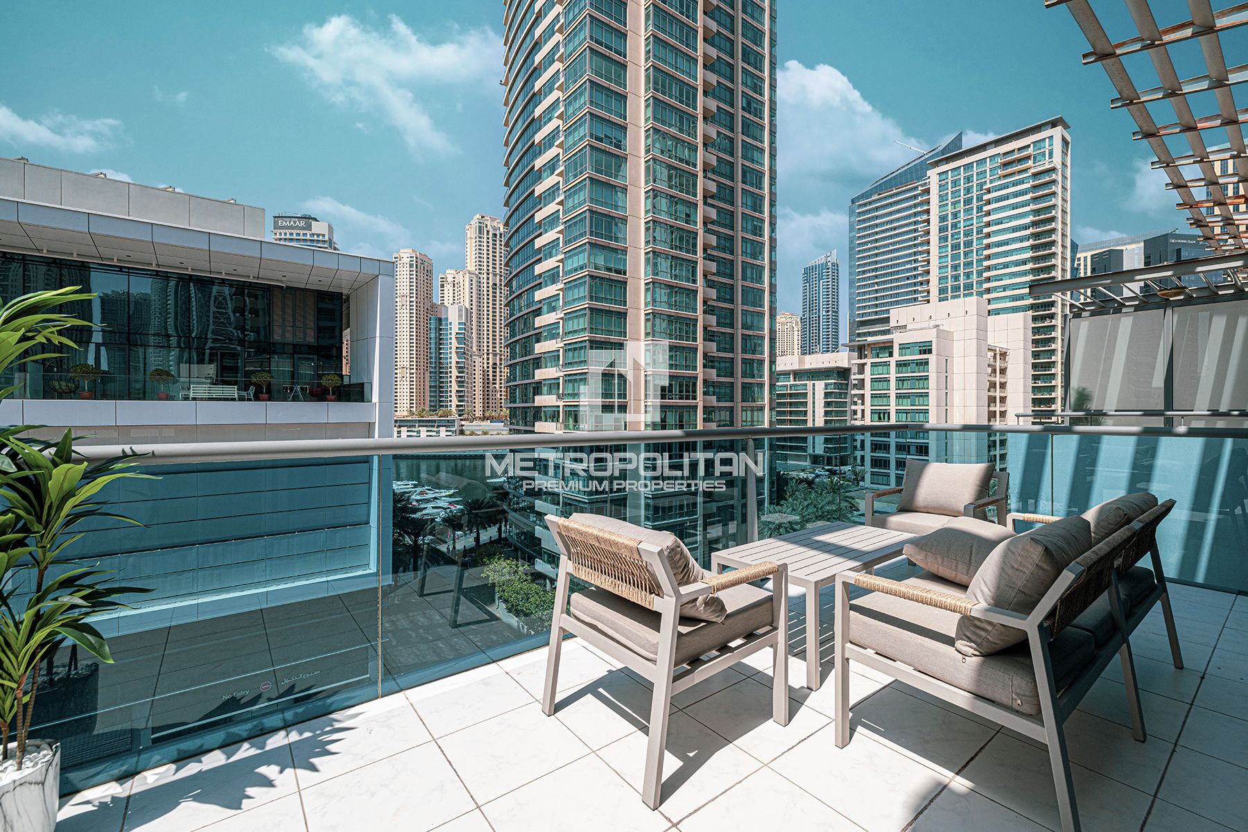 Spacious Duplex Residence | Bright  Marina View |