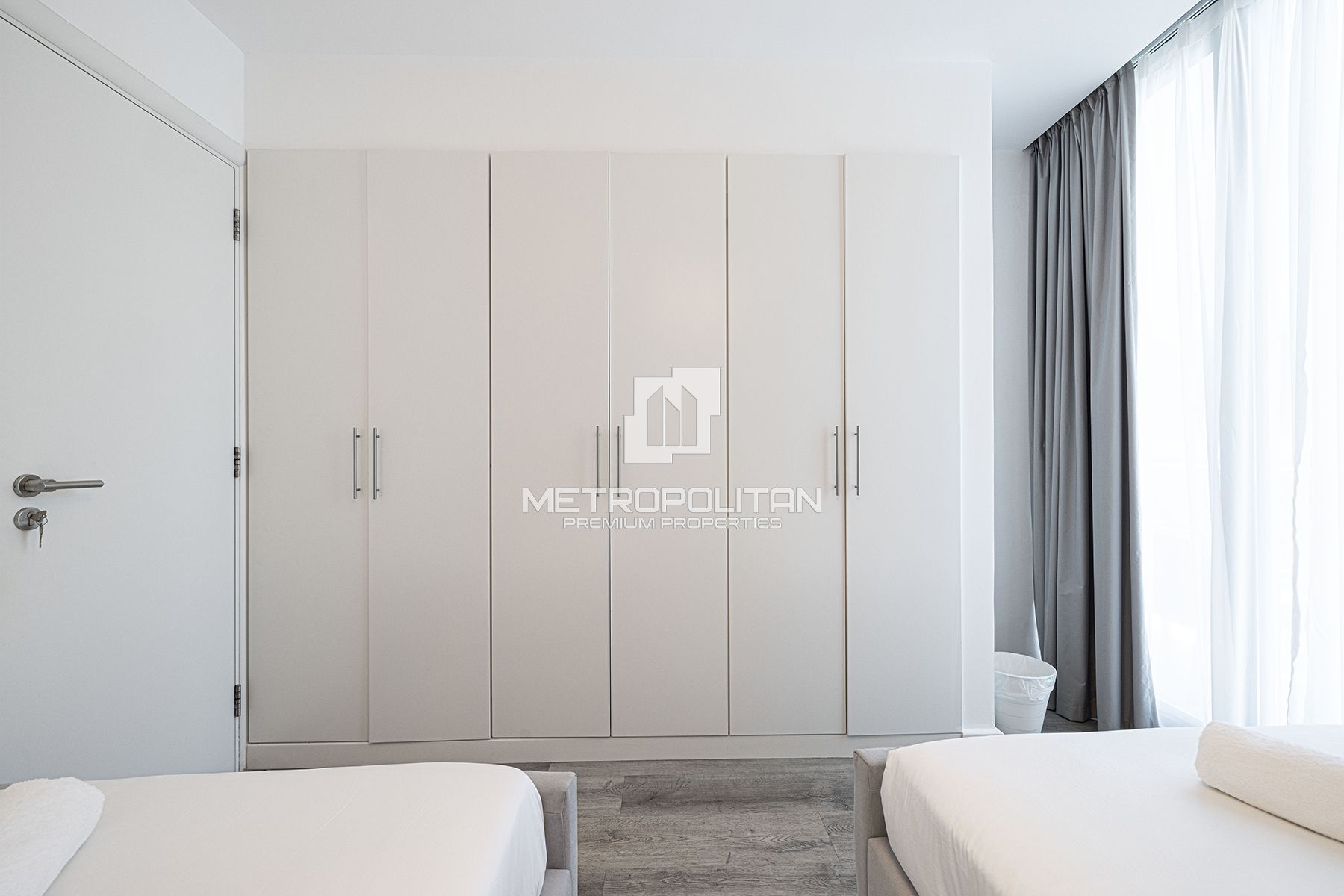 Spacious Duplex Residence | Bright  Marina View |