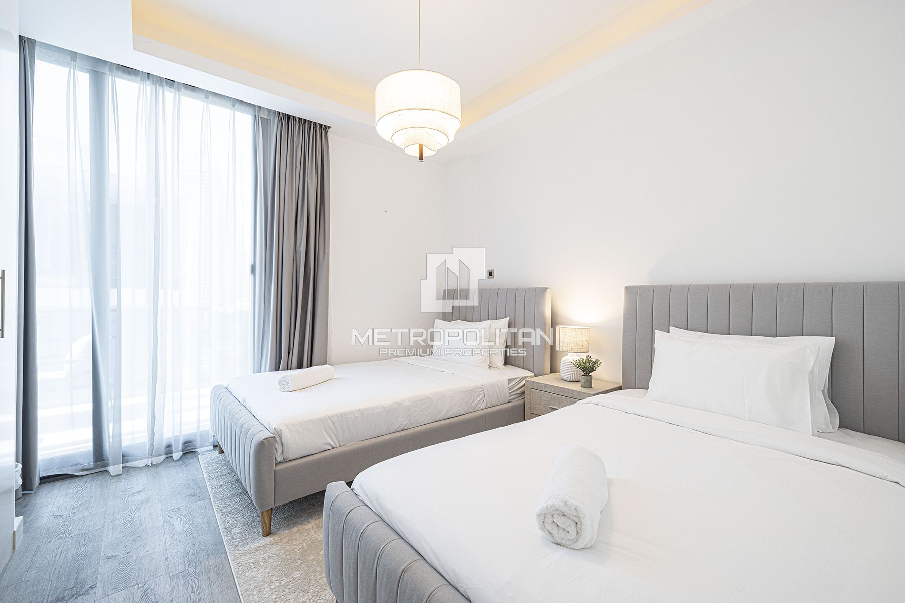 Spacious Duplex Residence | Bright  Marina View |