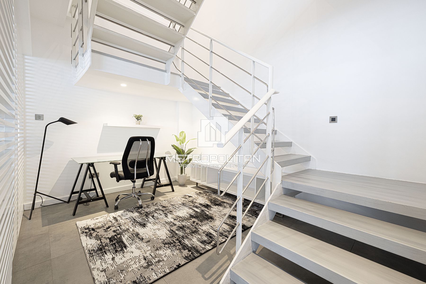 Spacious Duplex Residence | Bright  Marina View |