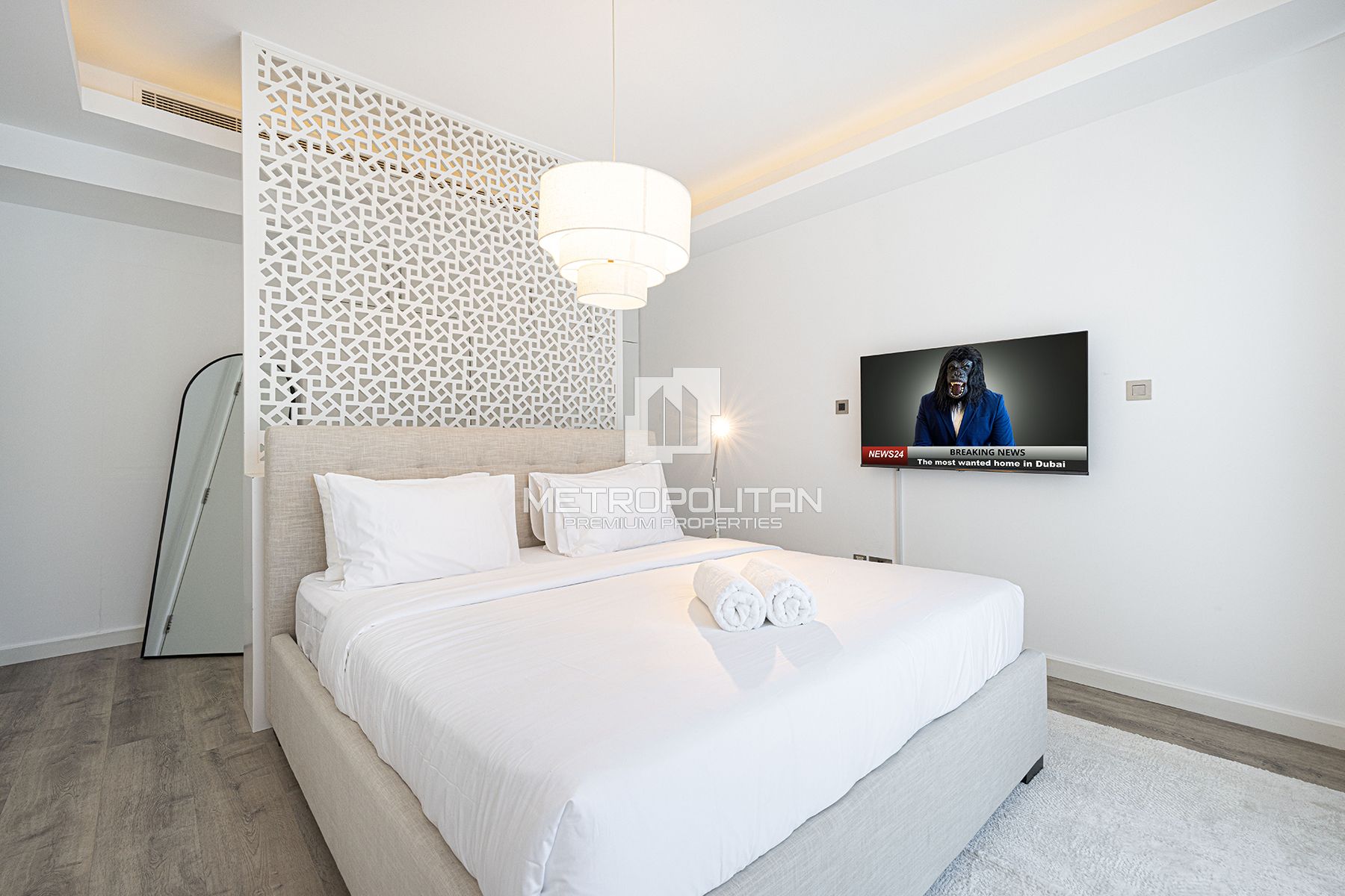 Spacious Duplex Residence | Bright  Marina View |