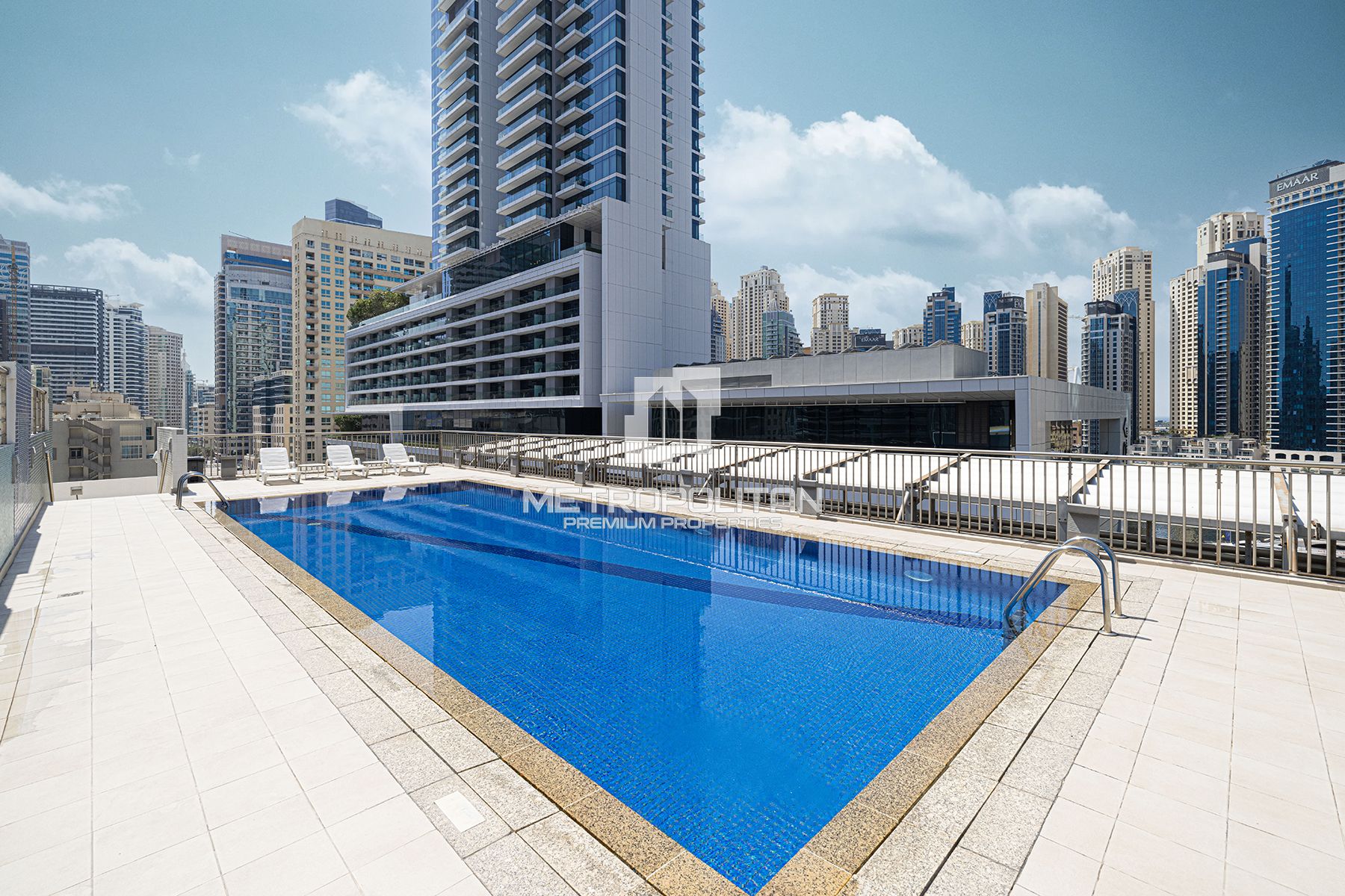 Spacious Duplex Residence | Bright  Marina View |