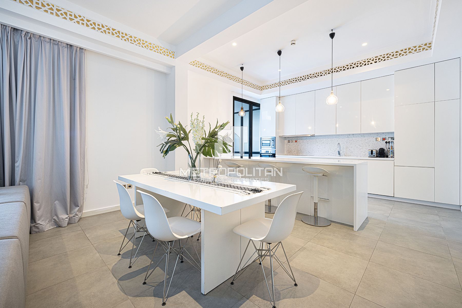 Spacious Duplex Residence | Bright  Marina View |