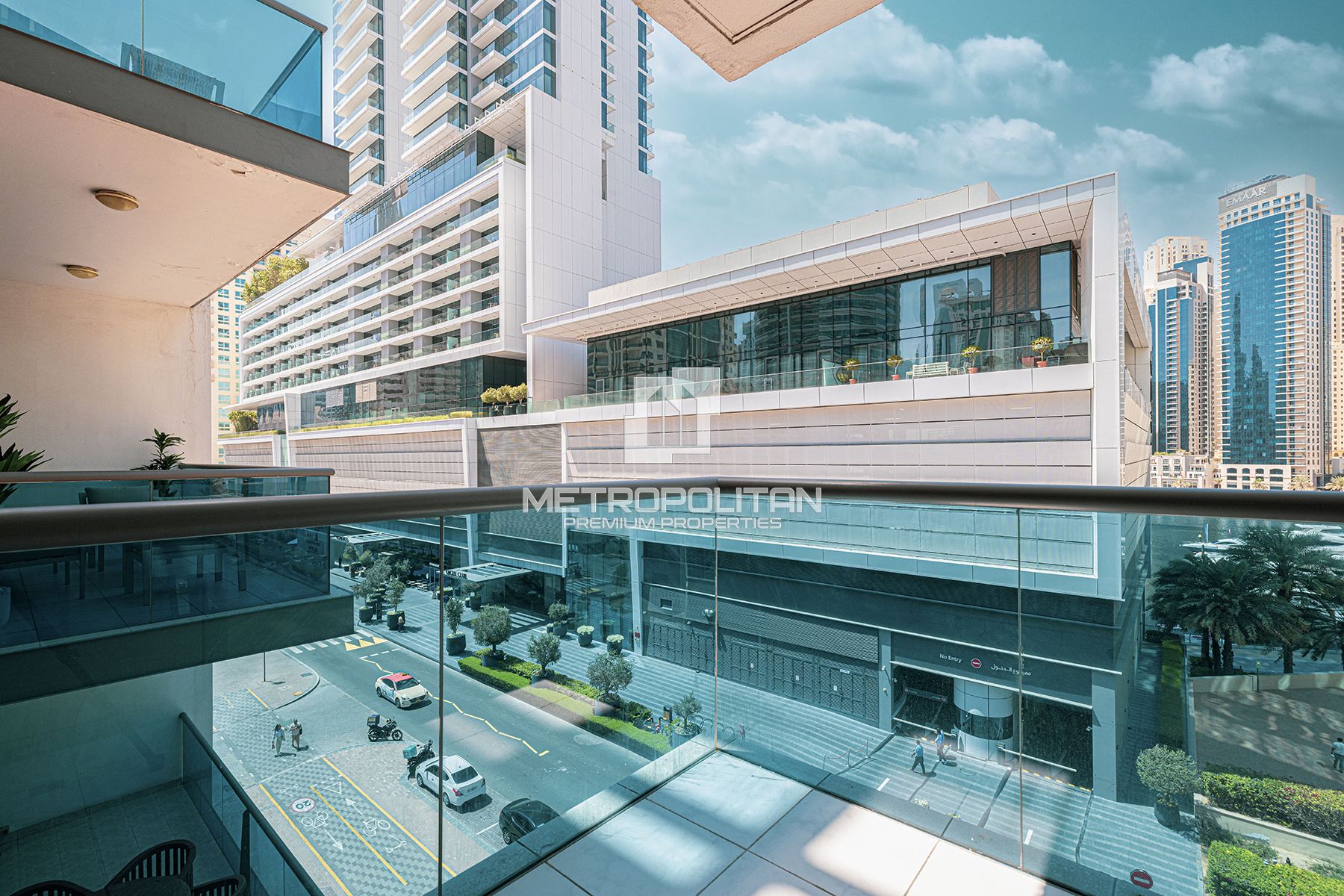 Spacious Duplex Residence | Bright  Marina View |