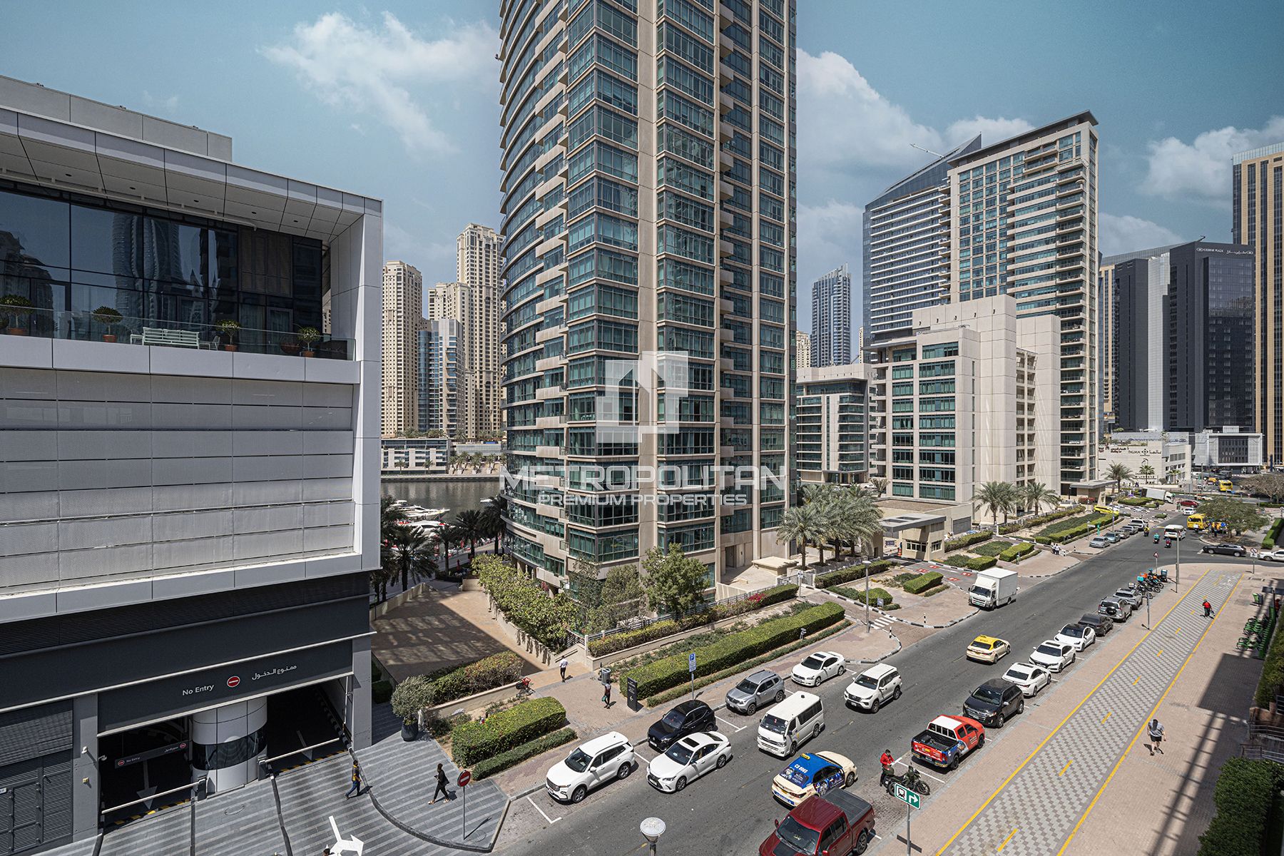 Spacious Duplex Residence | Bright  Marina View |