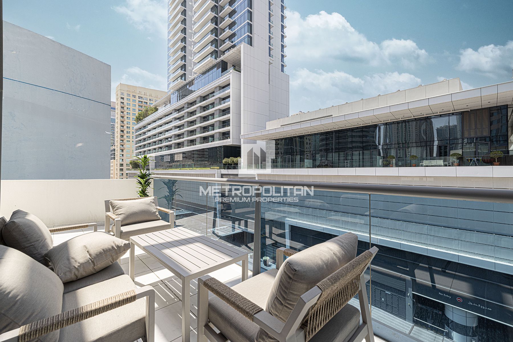 Spacious Duplex Residence | Bright  Marina View |
