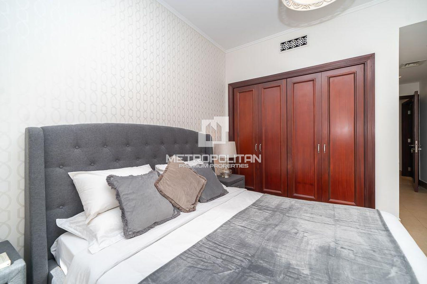 Greenery Views | Bright Apartment |Well Maintained