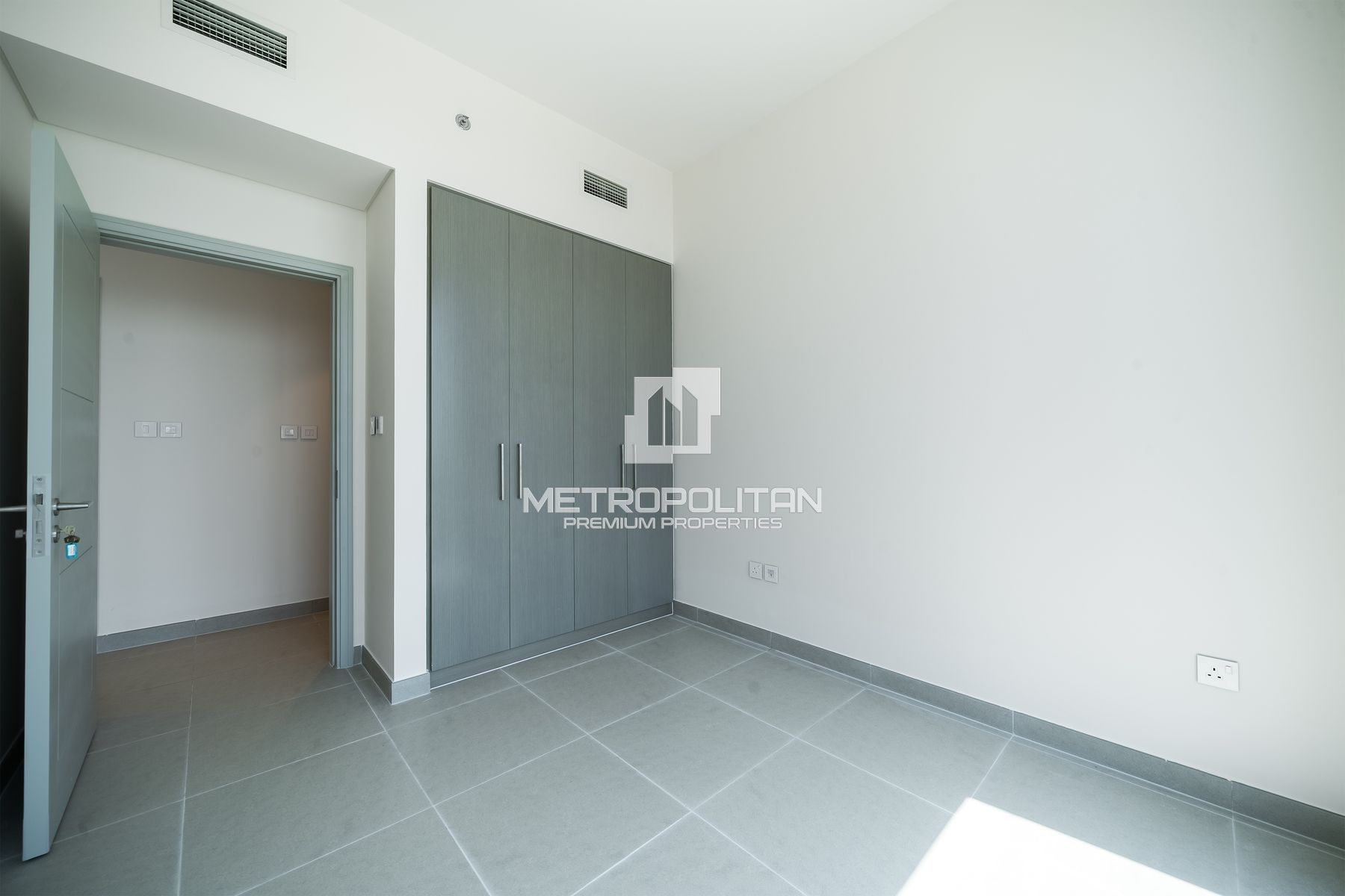 High Floor | Sea And Blvd View | Vacant Unit