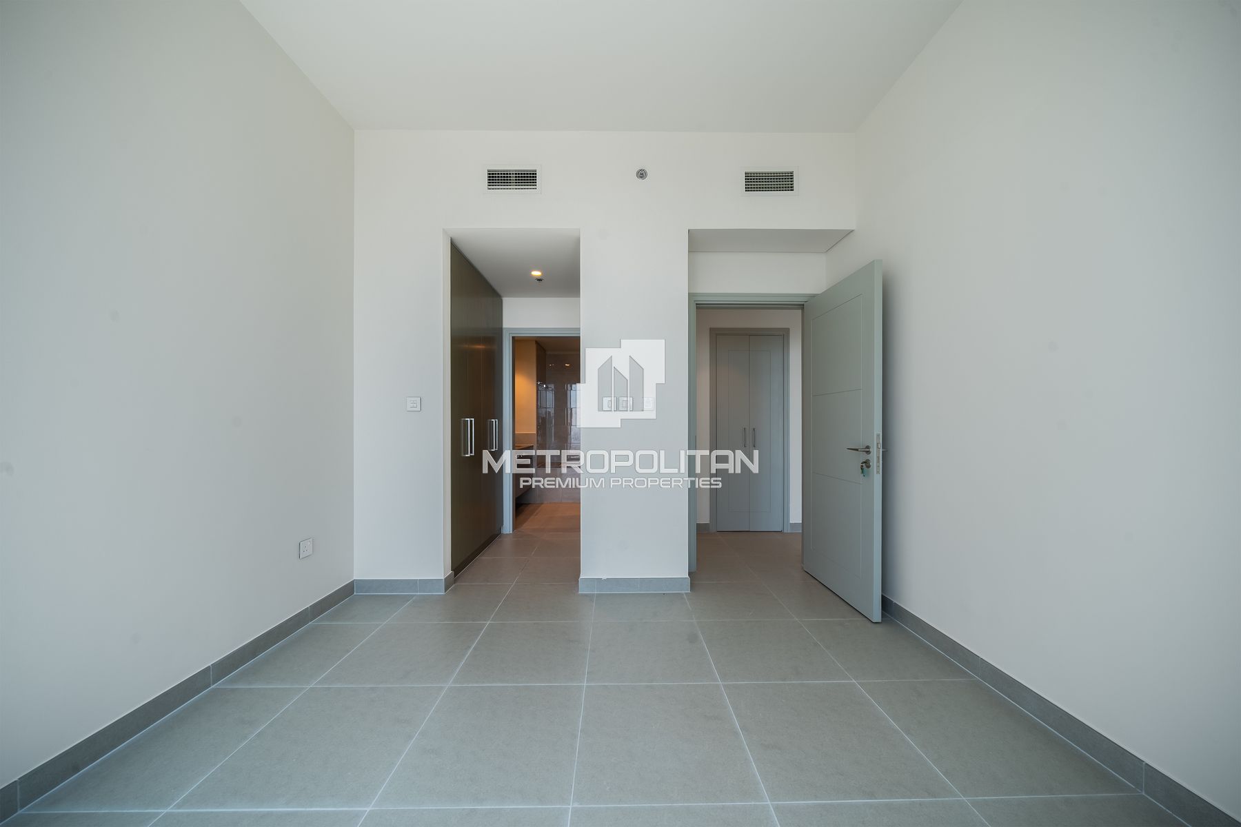 High Floor | Sea And Blvd View | Vacant Unit