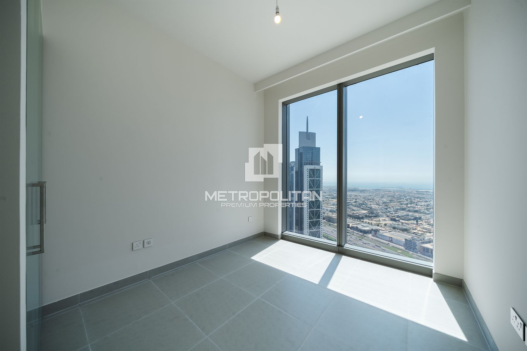 High Floor | Sea And Blvd View | Vacant Unit