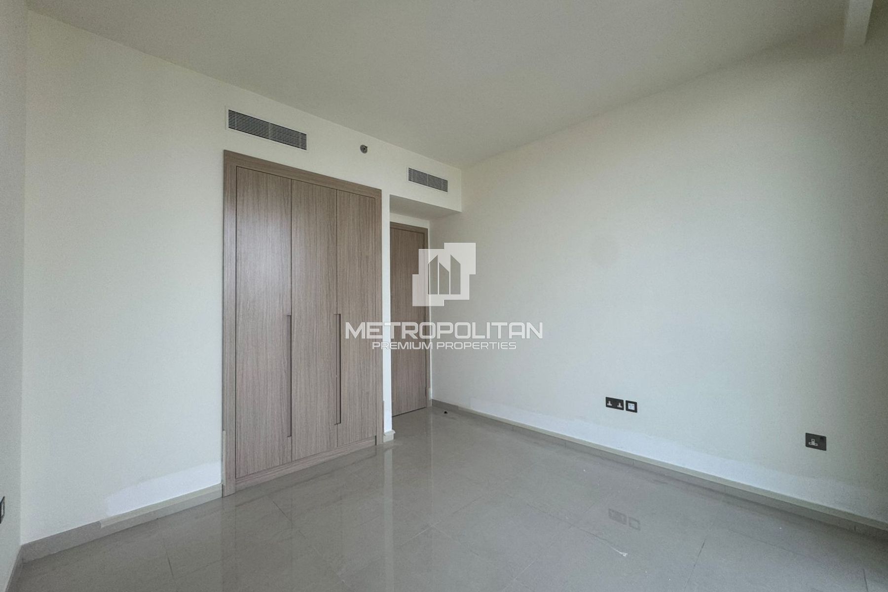 Ready to Move In | High Floor | Beachfront Living