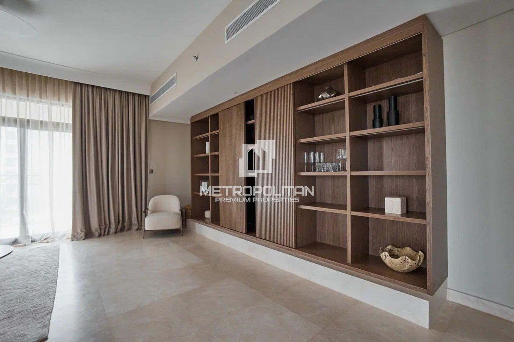4BR Penthouse for Sale in Umm Suqeim – MPS-49370