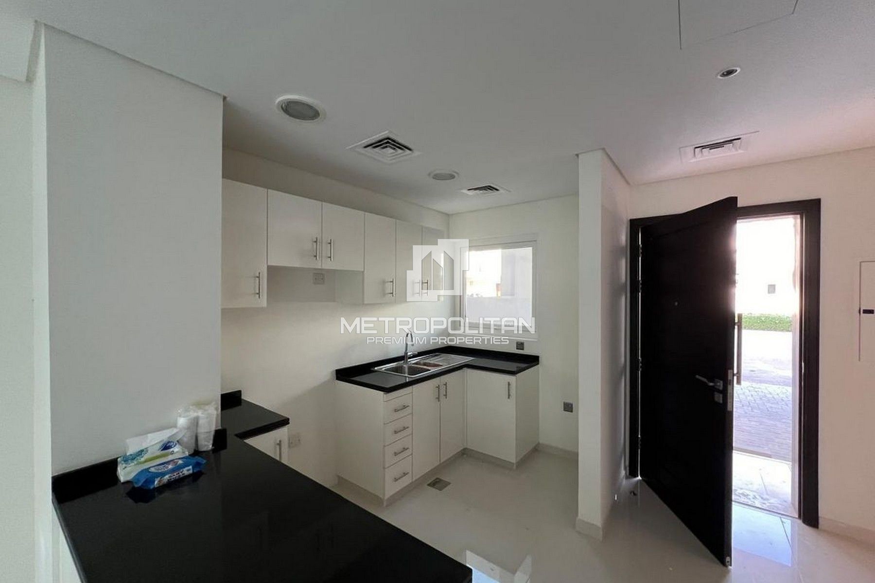 Investor Deal | Middle Unit | Private Garden