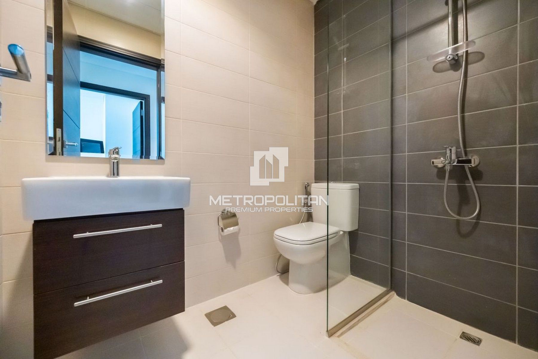Investor Deal | Middle Unit | Private Garden