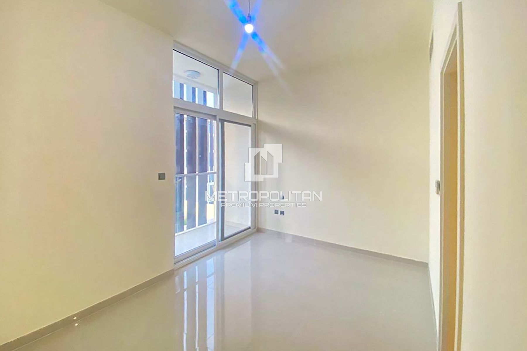 R2M14 | Near Pool | 3+Maid | Closed Kitchen