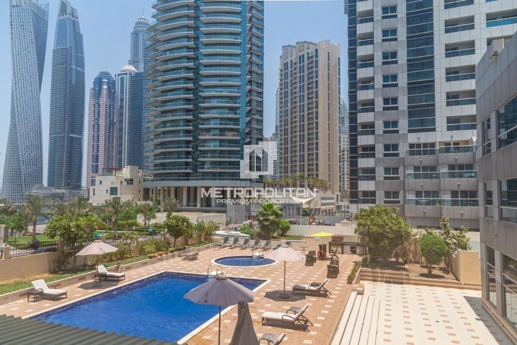 Exclusive | Near Metro | Fitted Kitchen | Rented