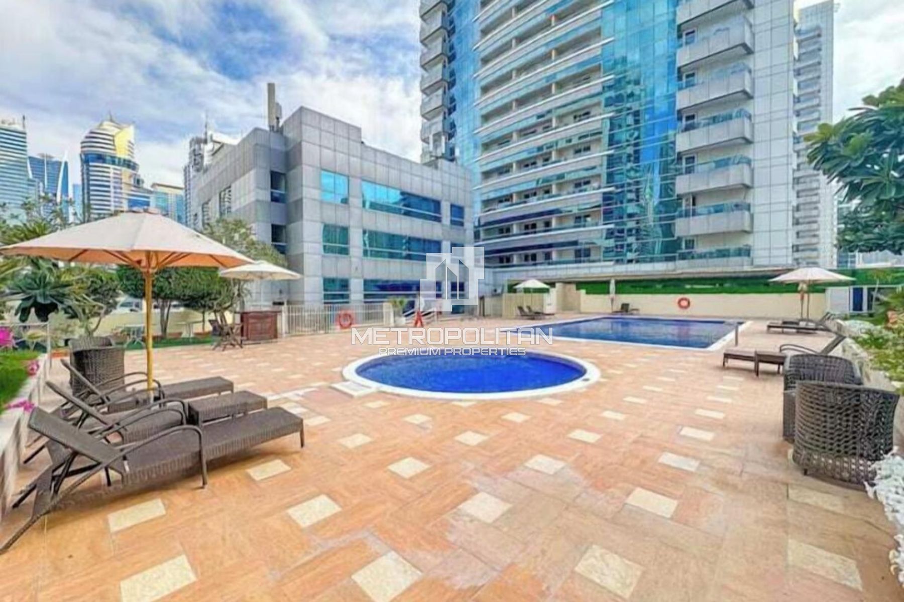 Exclusive | Near Metro | Fitted Kitchen | Rented