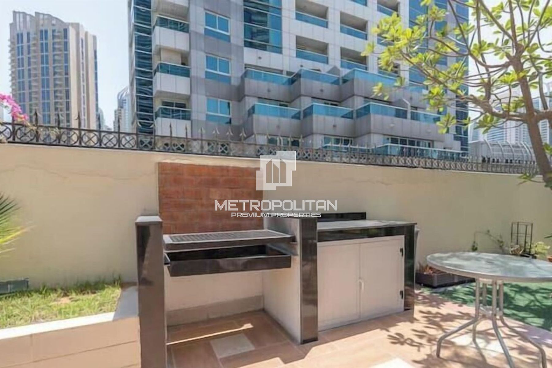 Exclusive | Near Metro | Fitted Kitchen | Rented