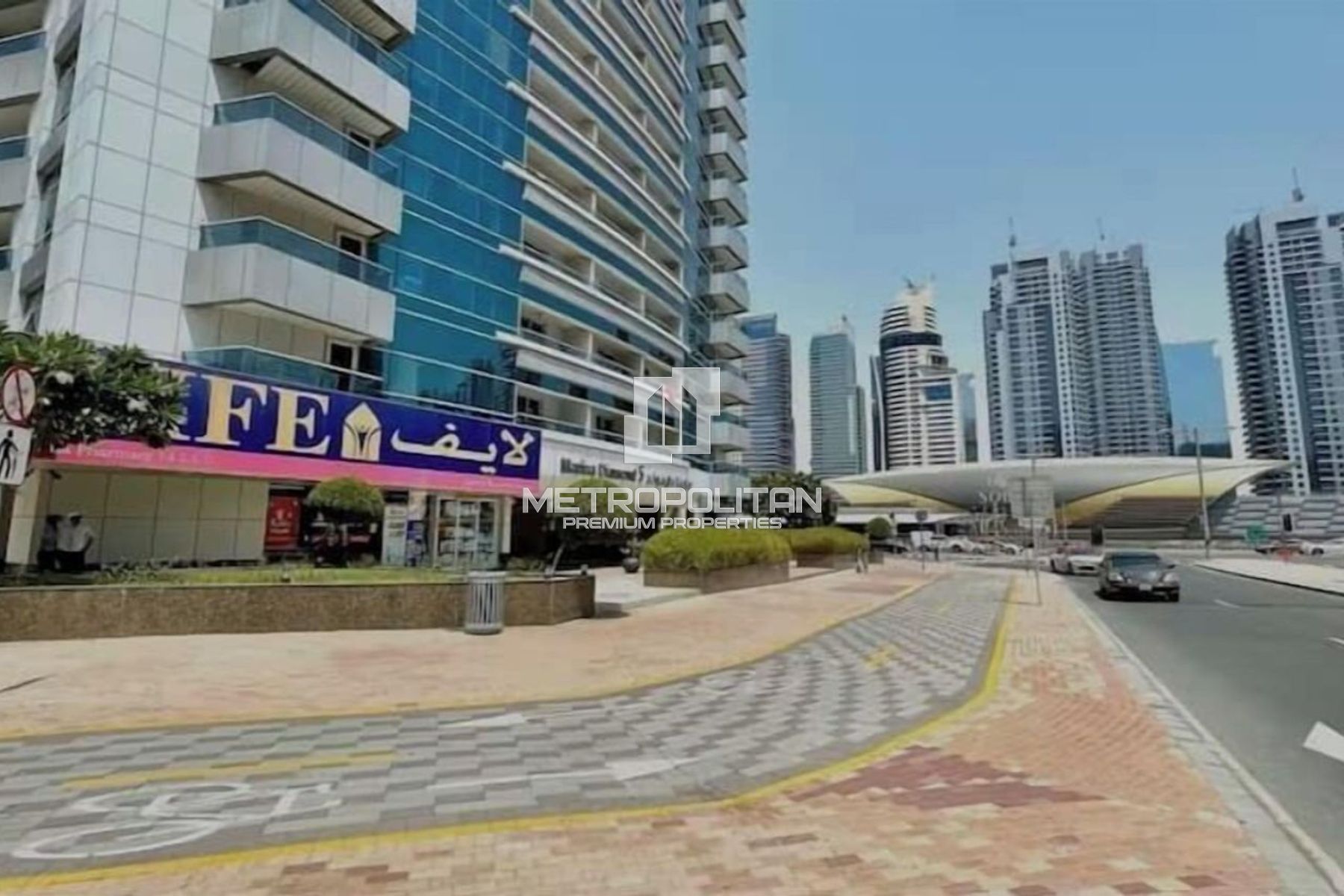 Exclusive | Near Metro | Fitted Kitchen | Rented