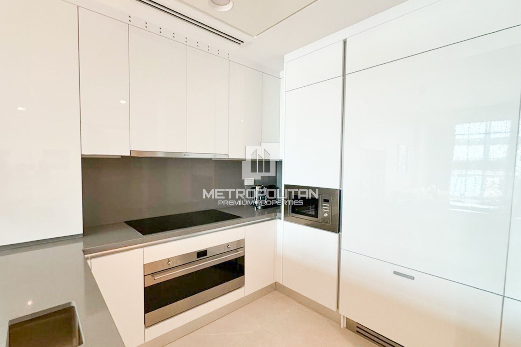 Upgraded Canal View| Fully Furnished| Large Layout
