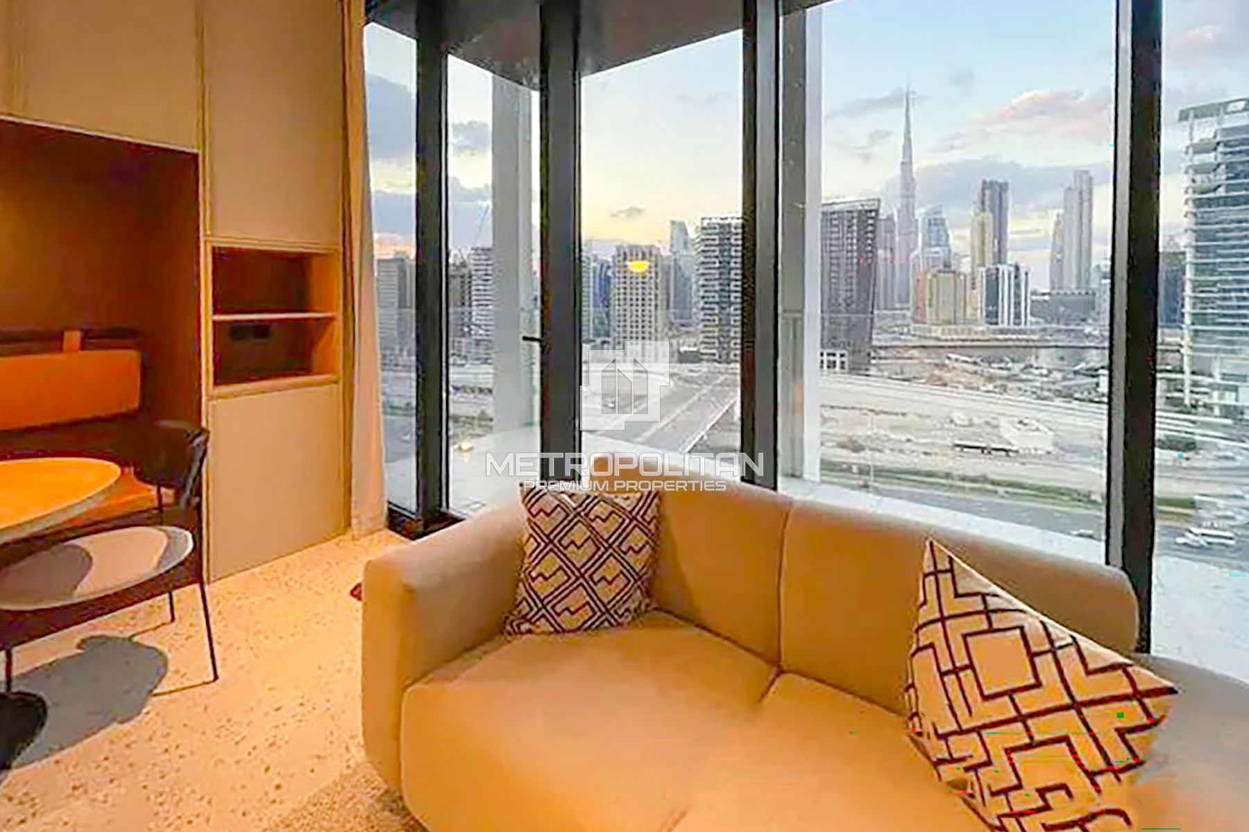 .5BR Apartment for Sale in Business Bay – MPS-49616