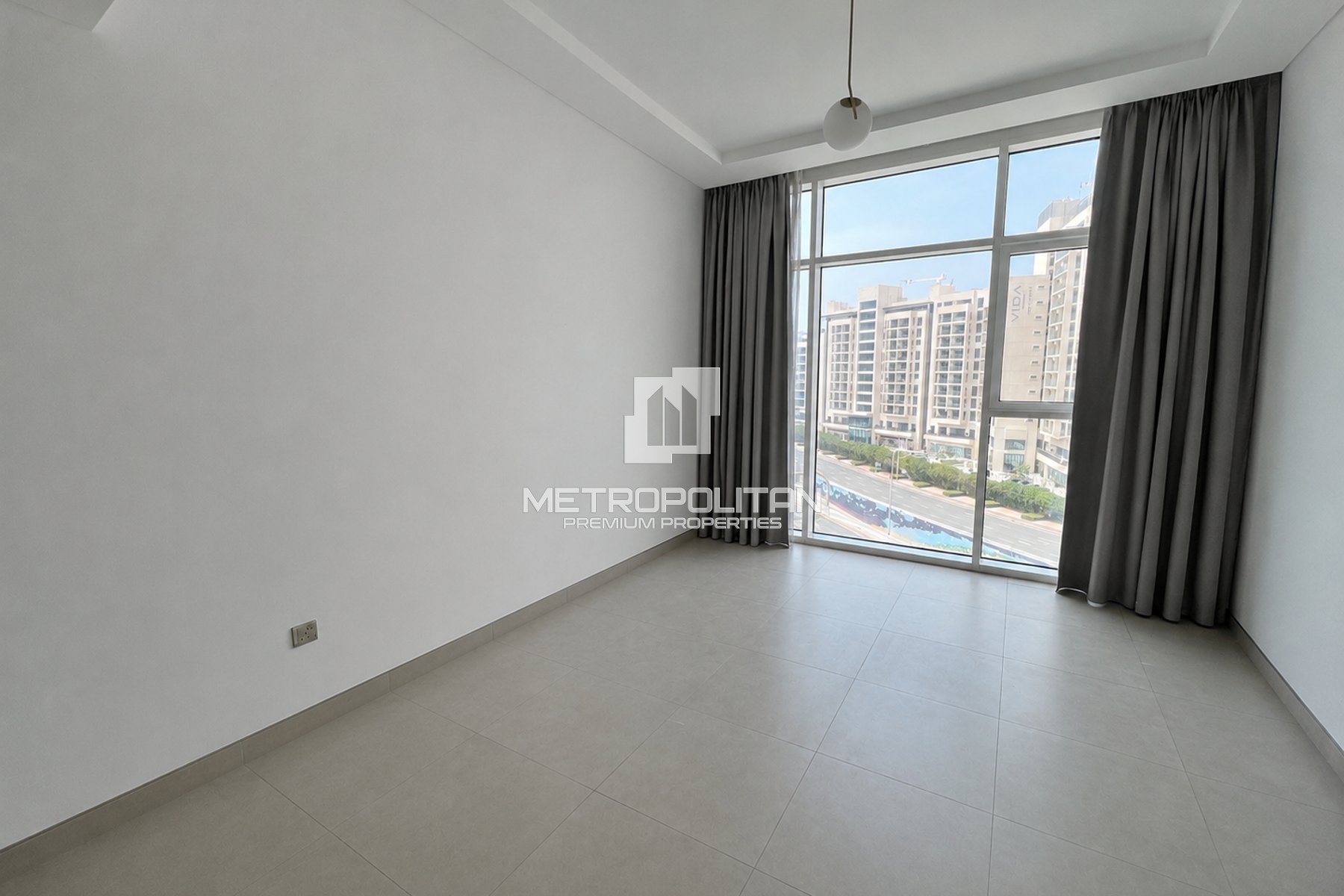Fully Furnished | Mid Floor | Motivated seller