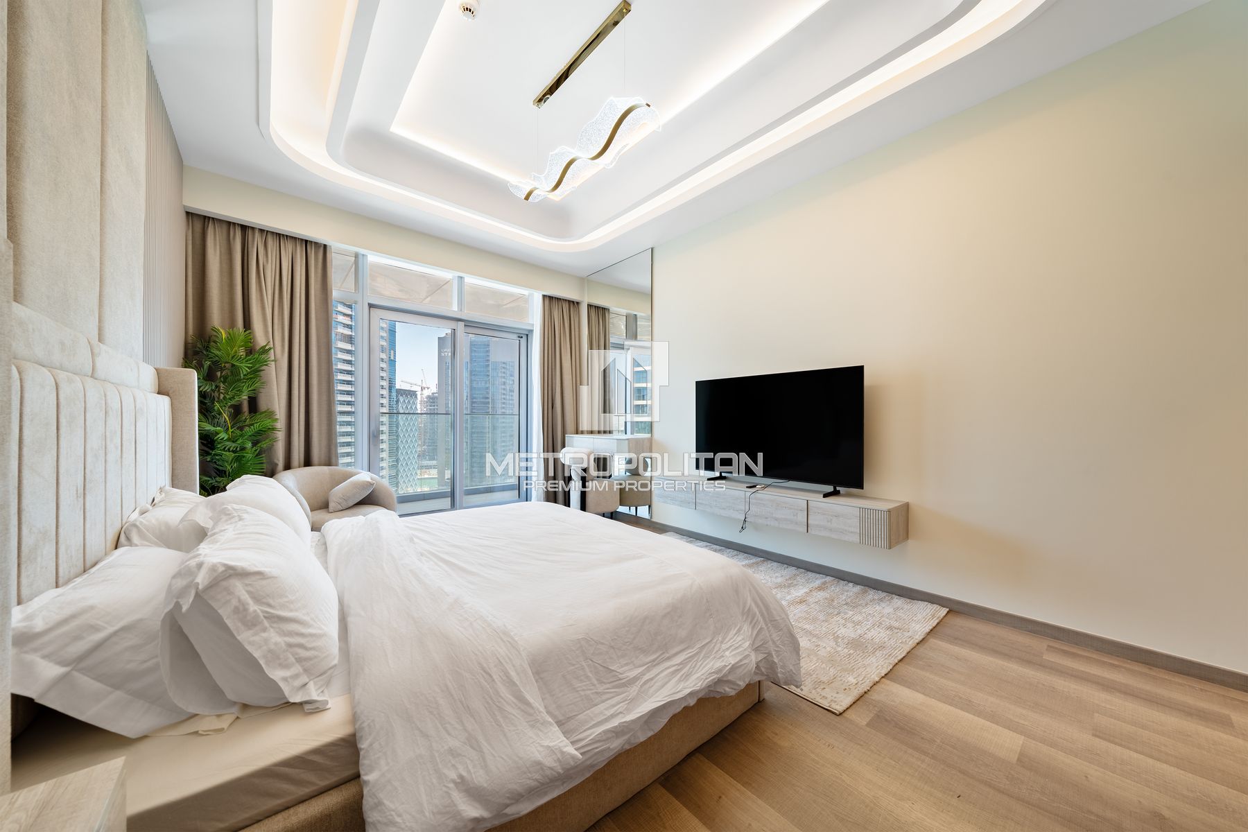 Upgraded | Furnished | Vacant | Canal View