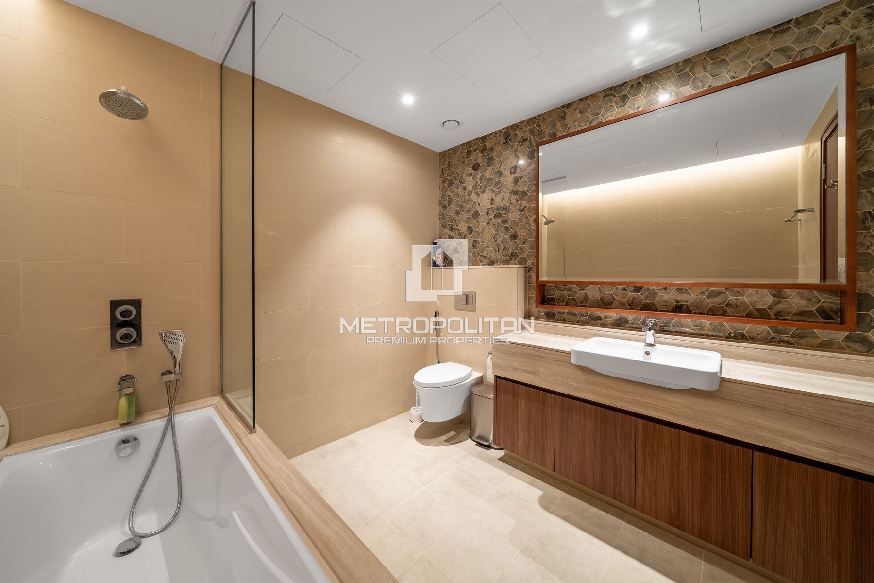 Upgraded | Furnished | Vacant | Canal View