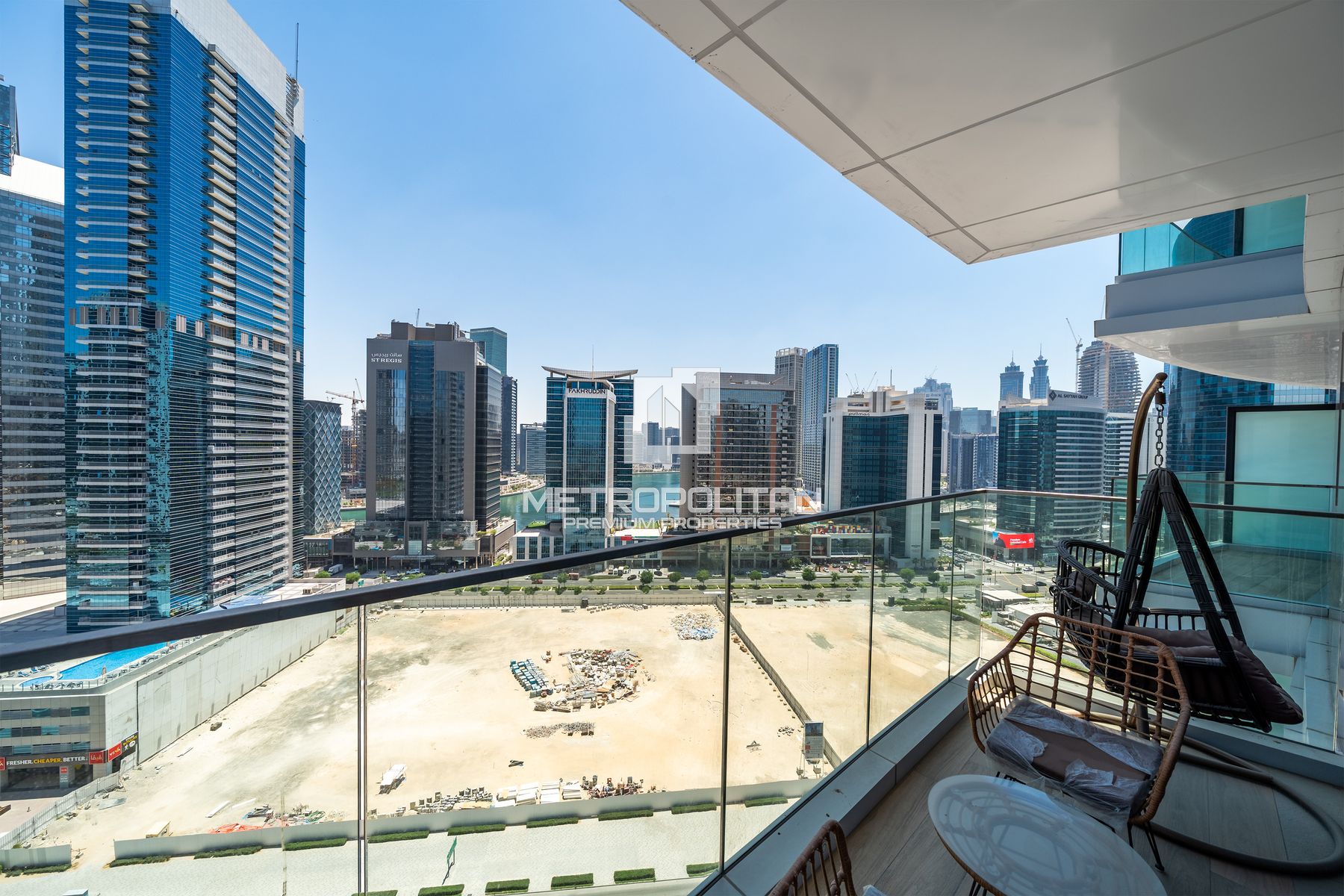 Upgraded | Furnished | Vacant | Canal View