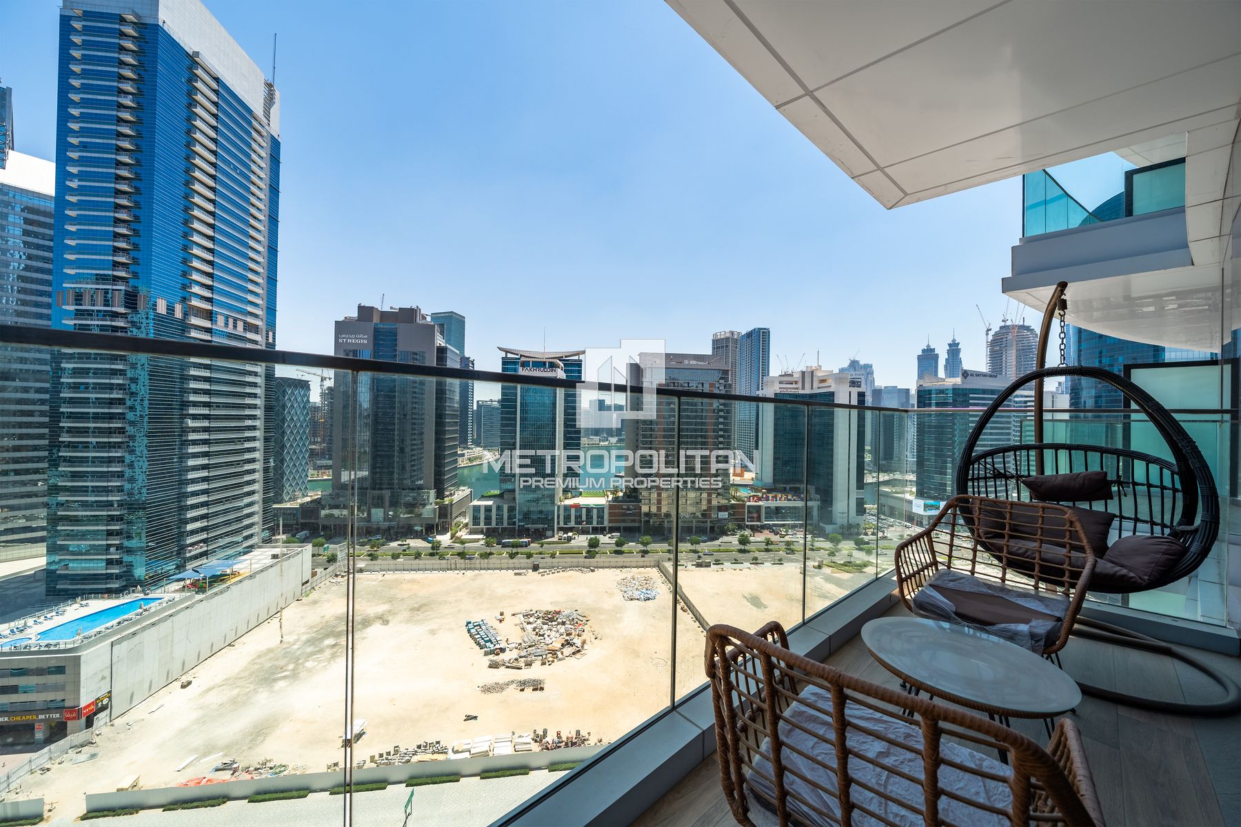 Upgraded | Furnished | Vacant | Canal View