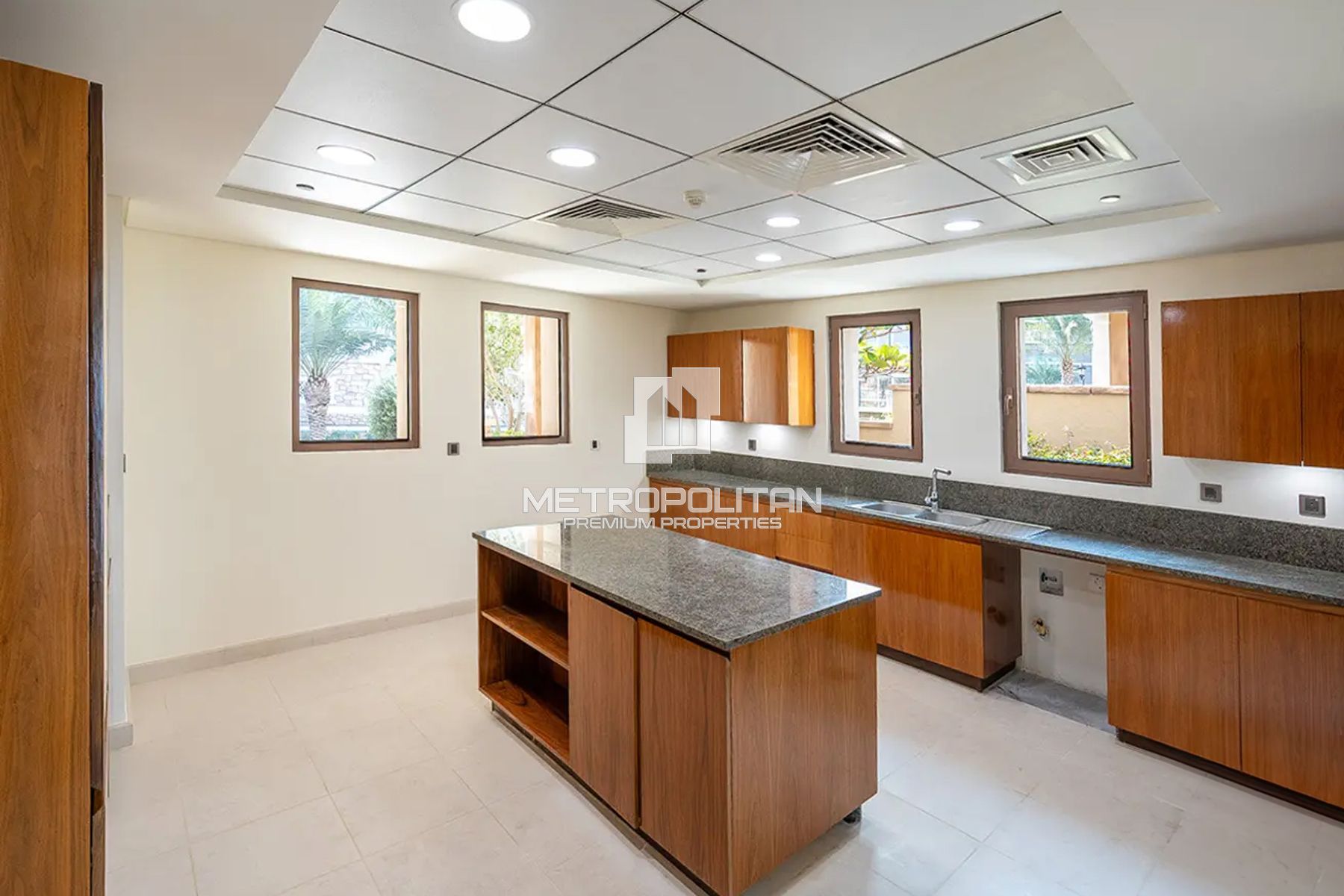 5BR Apartment for Sale in Palm Jumeirah – MPS-49891