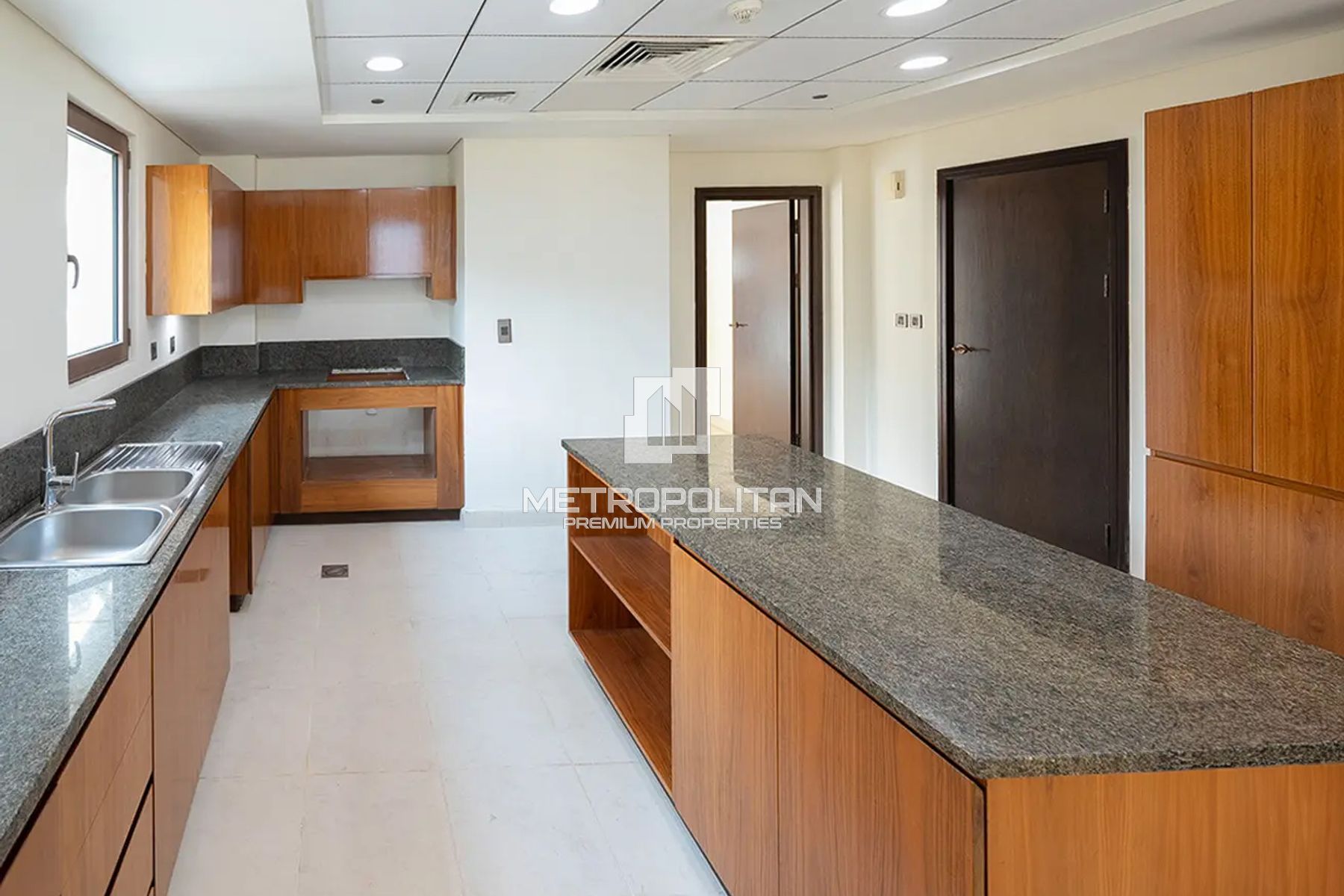 5BR Apartment for Sale in Palm Jumeirah – MPS-49891