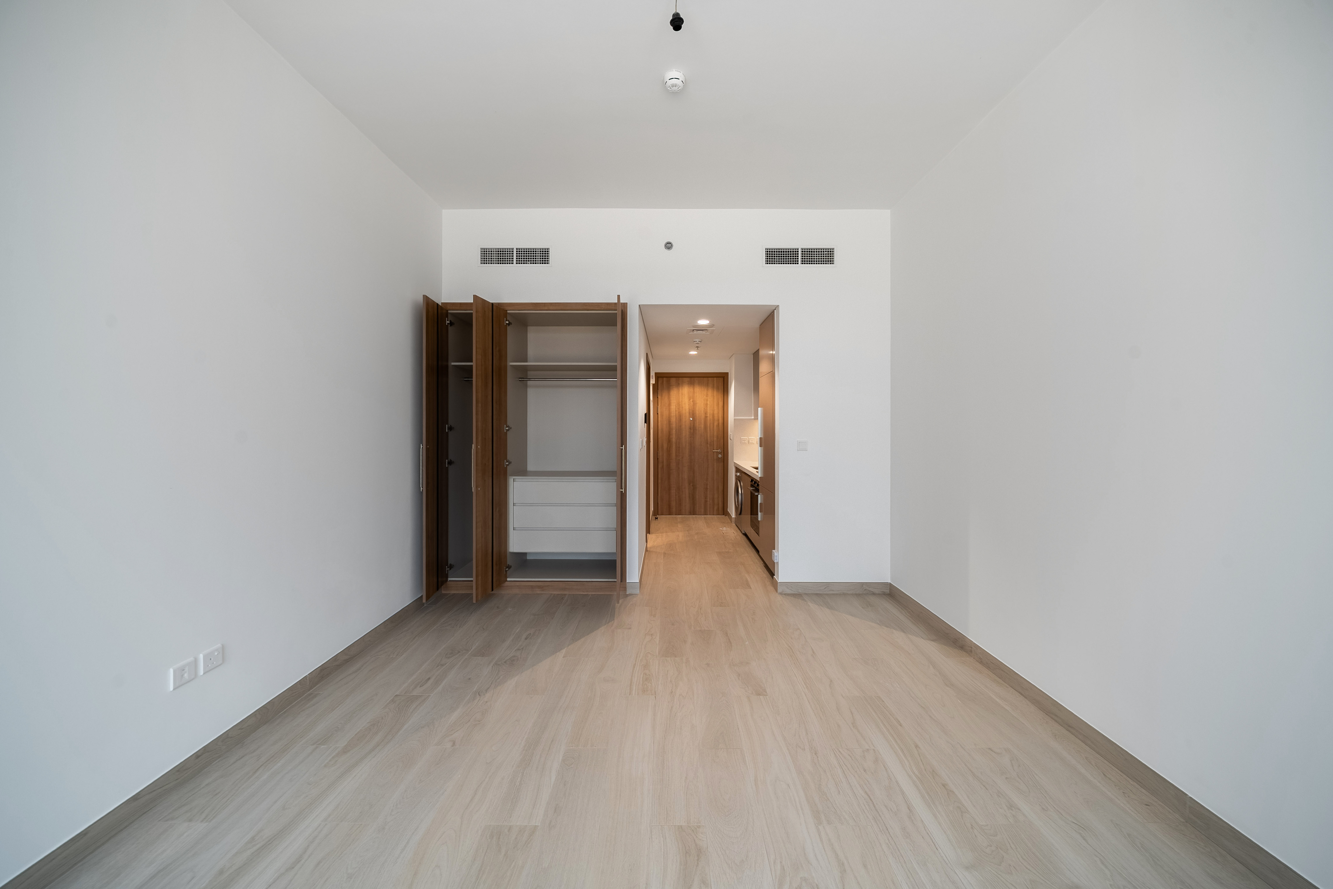 Waterfront Studio | High ROI | Lagoon View