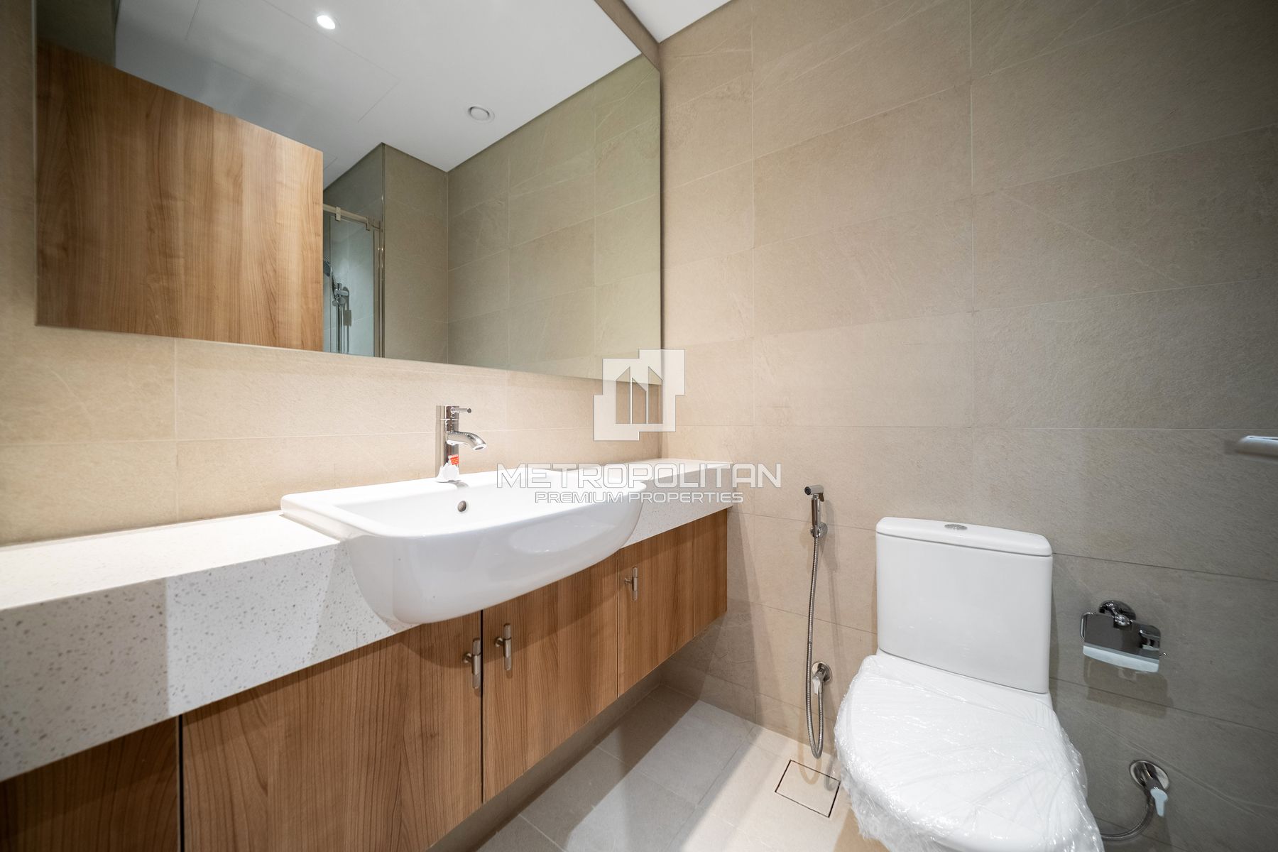 Waterfront Studio | High ROI | Lagoon View