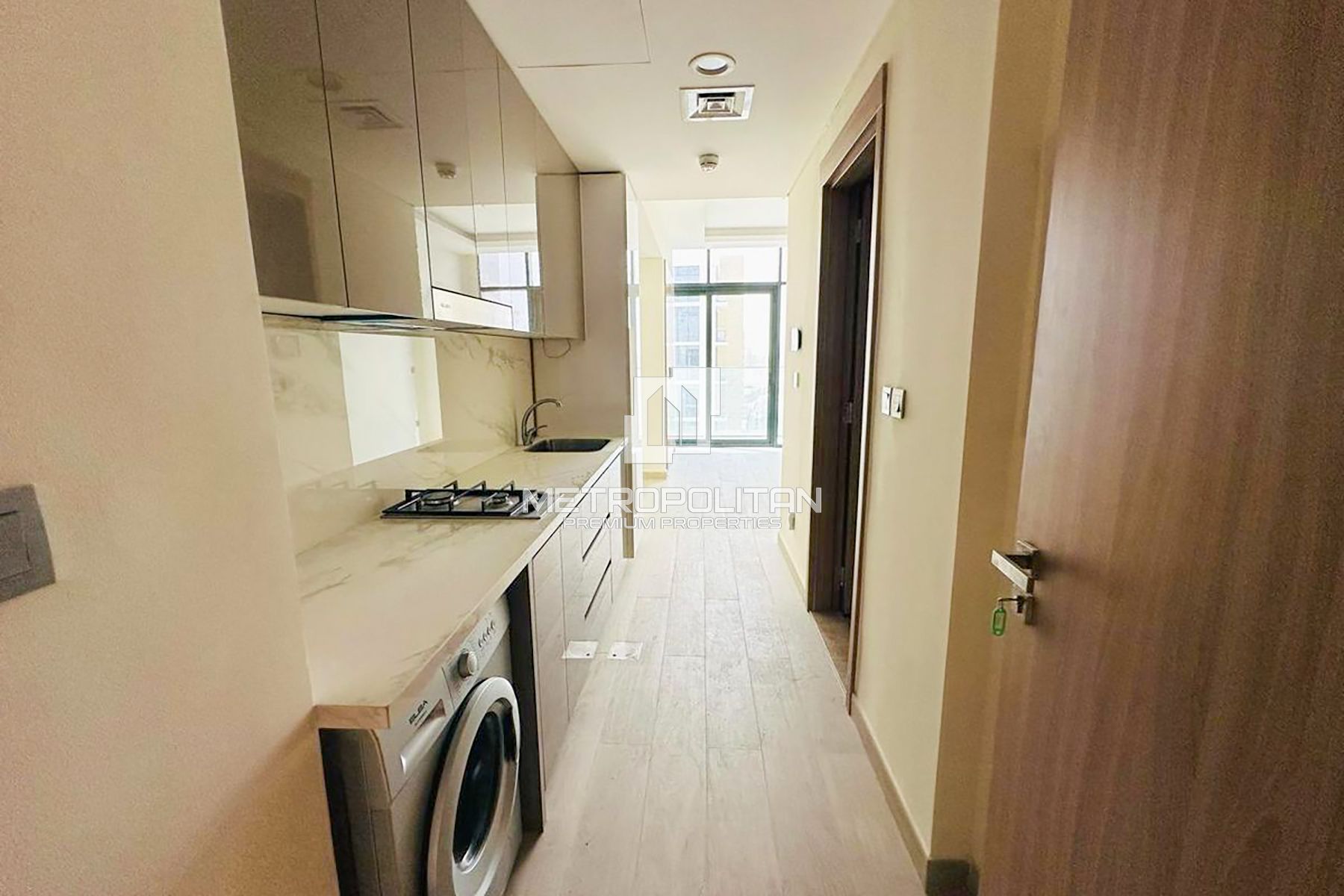 Waterfront Studio | High ROI | Lagoon View