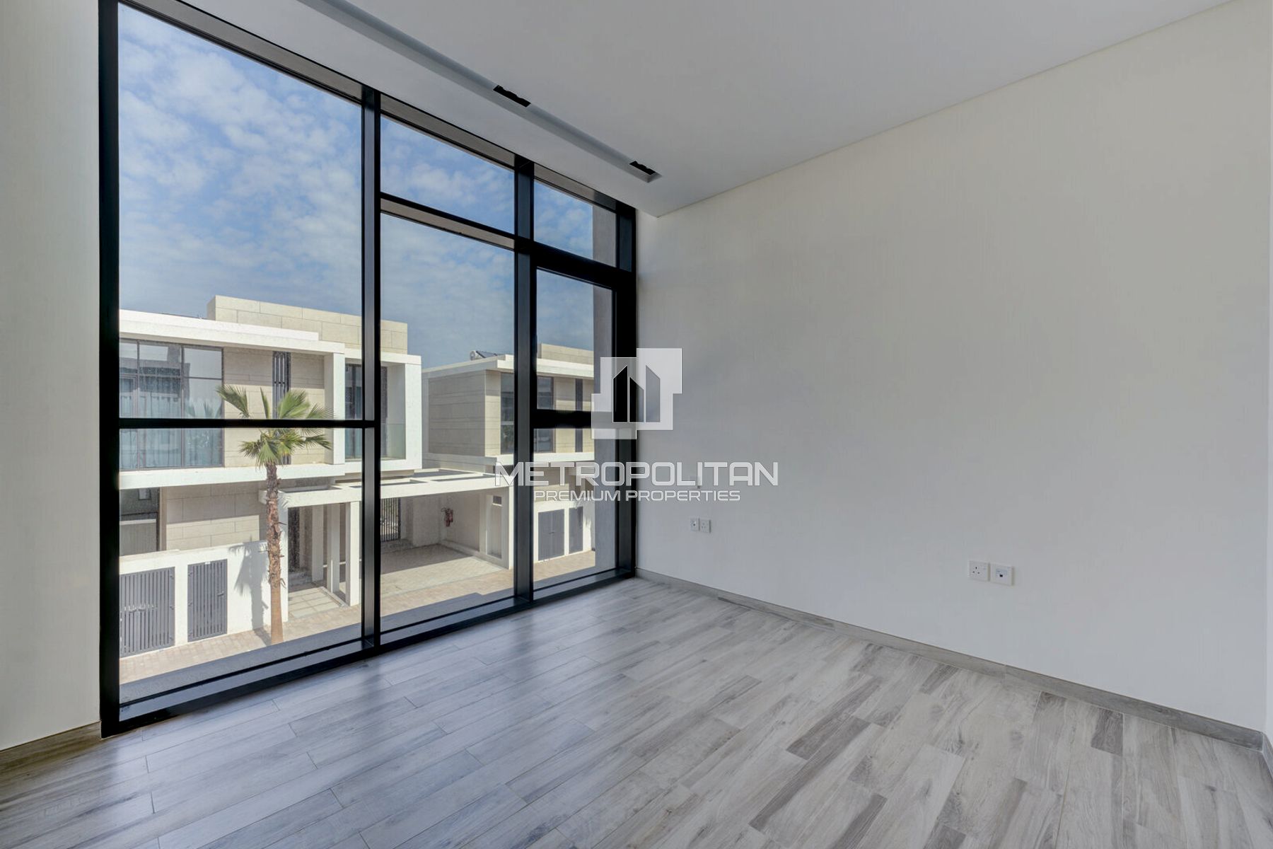 Corner Townhouse G+2 | W/Kitchen Appliances