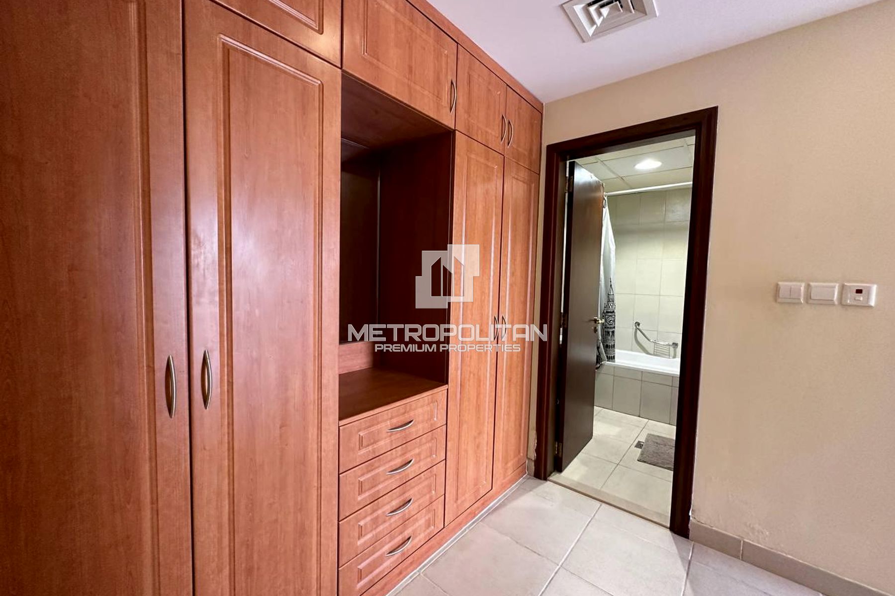 Prime Location | Ready to Move | Sea View
