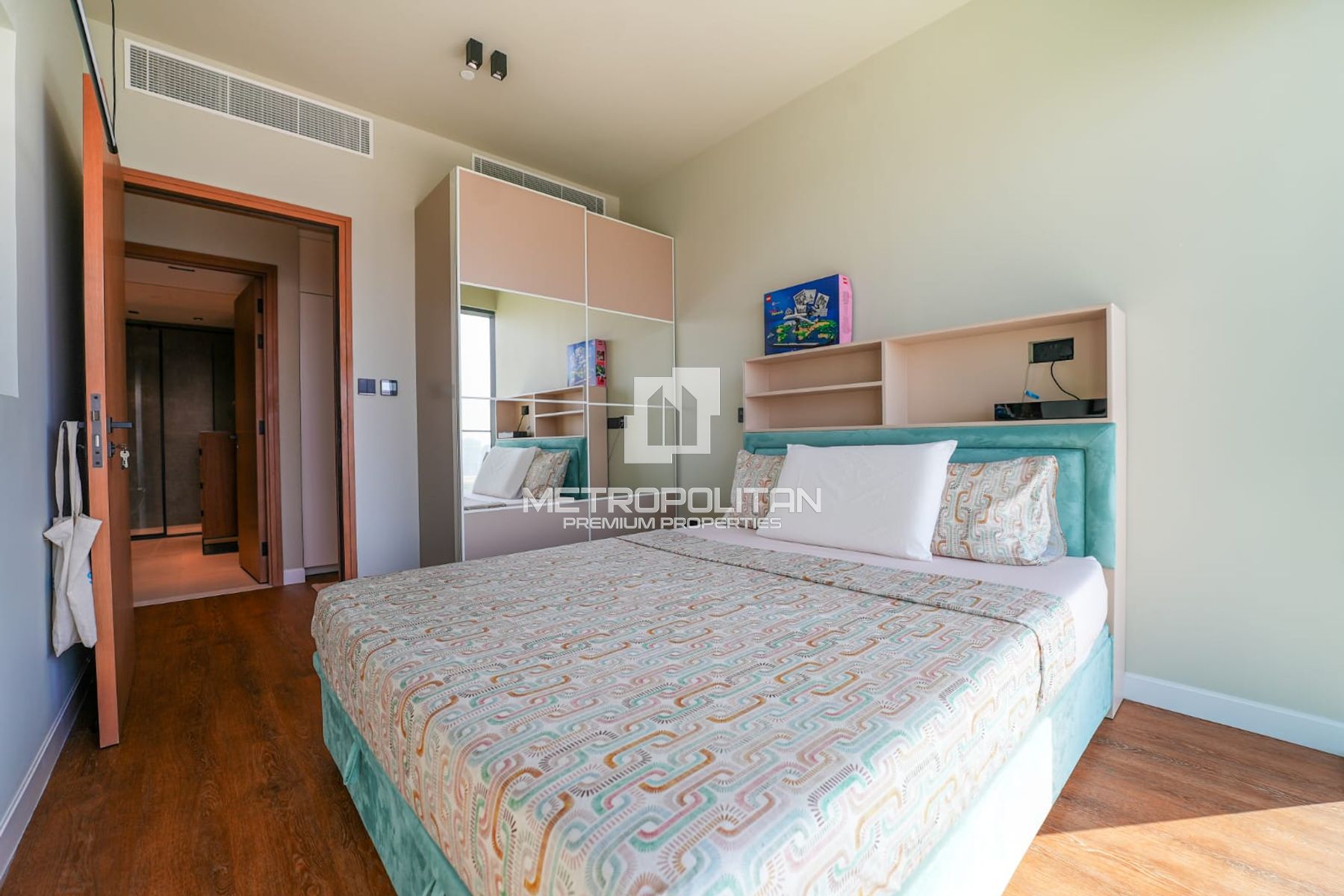 Upgraded | High Floor | Fully Furnished | Vacant